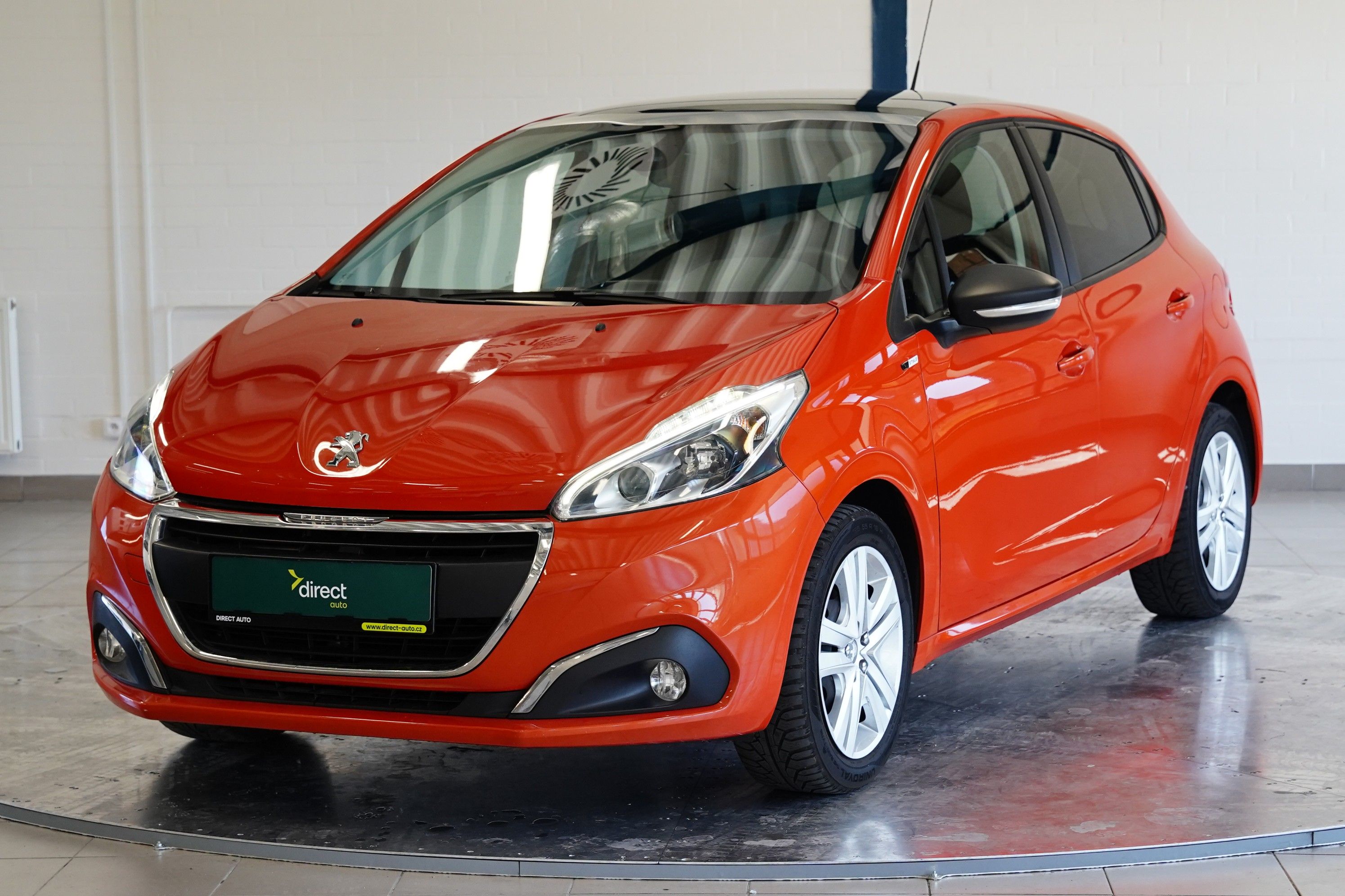 Peugeot 208, 1.2 e-VTi 60 kW Style - fotka 2