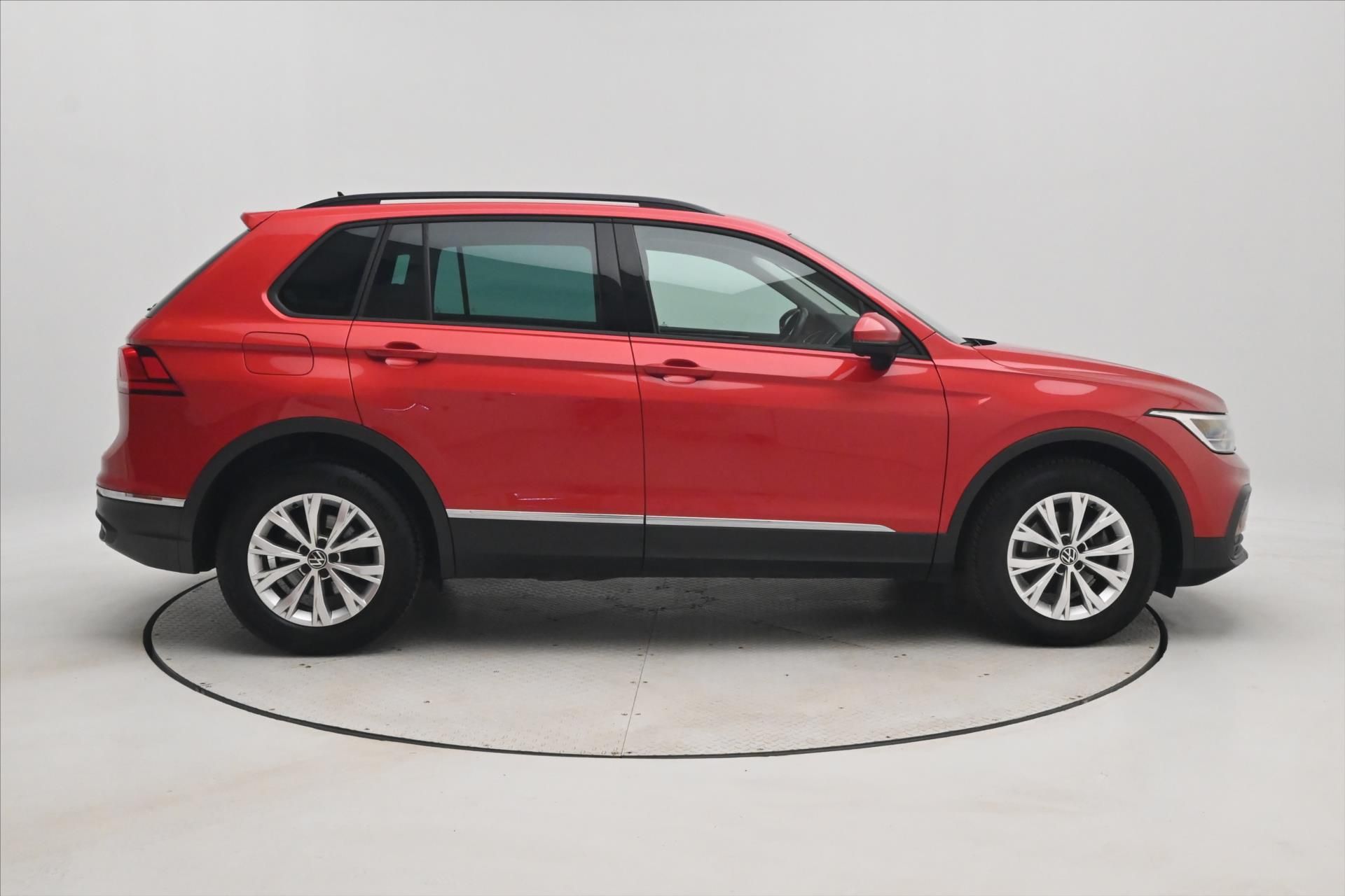 Volkswagen Tiguan, 2,0 TDI 110kW DSG Life VŮZ PŘI - fotka 5