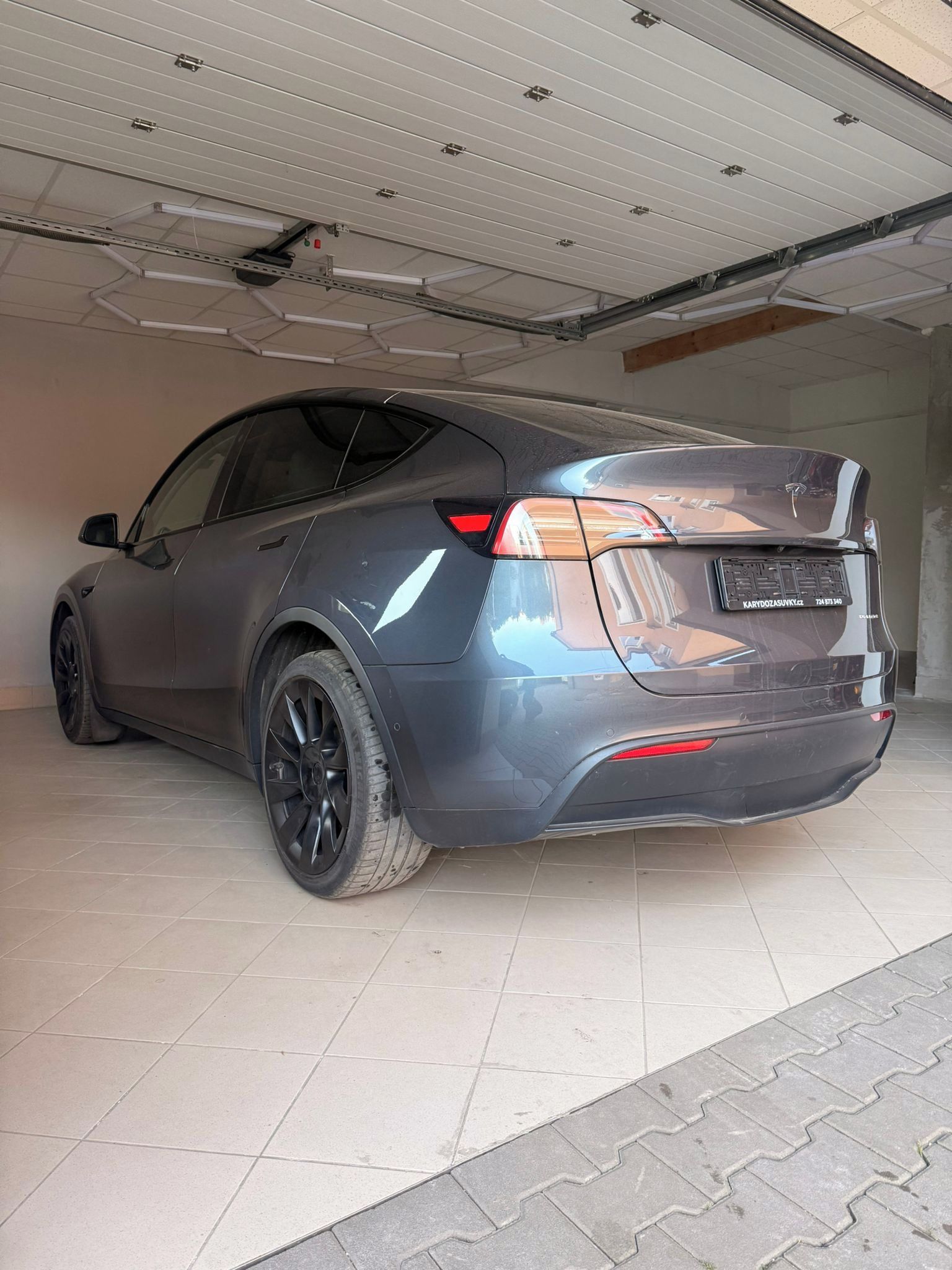 Tesla Model Y, Dualmotor Long Range - fotka 6
