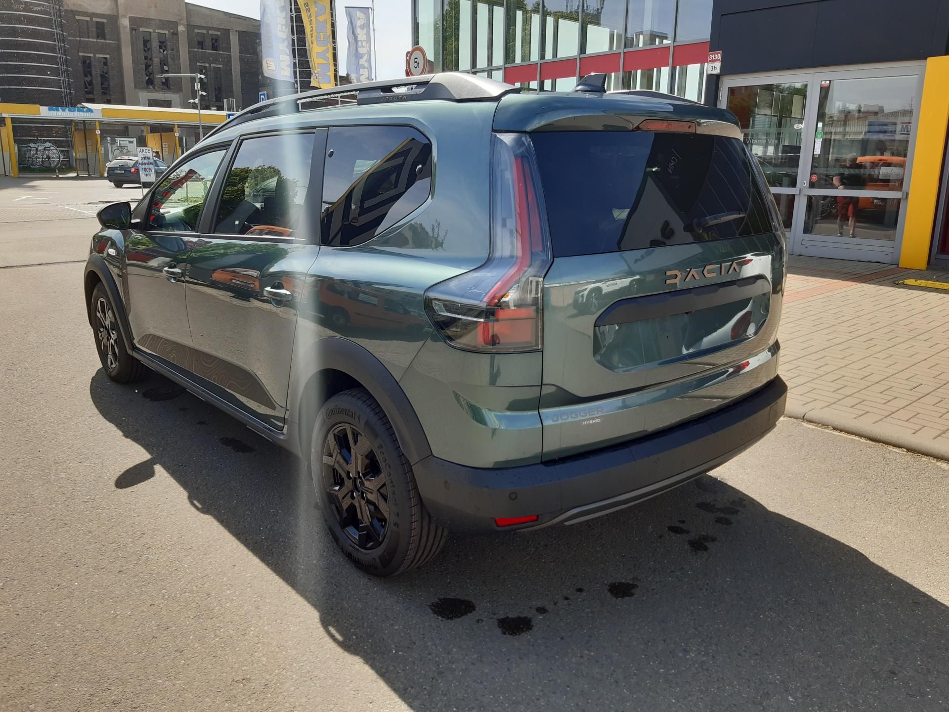 Dacia Jogger, Extreme 1,8 155k HYBRID 7 míst - fotka 5