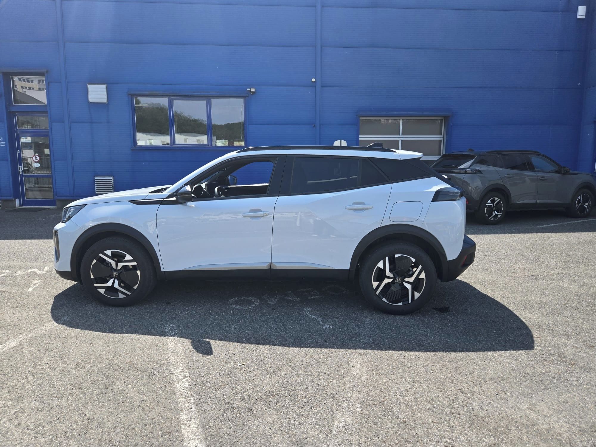 Peugeot 2008, ALLURE 1.2Turbo 130k AUT8 - fotka 4