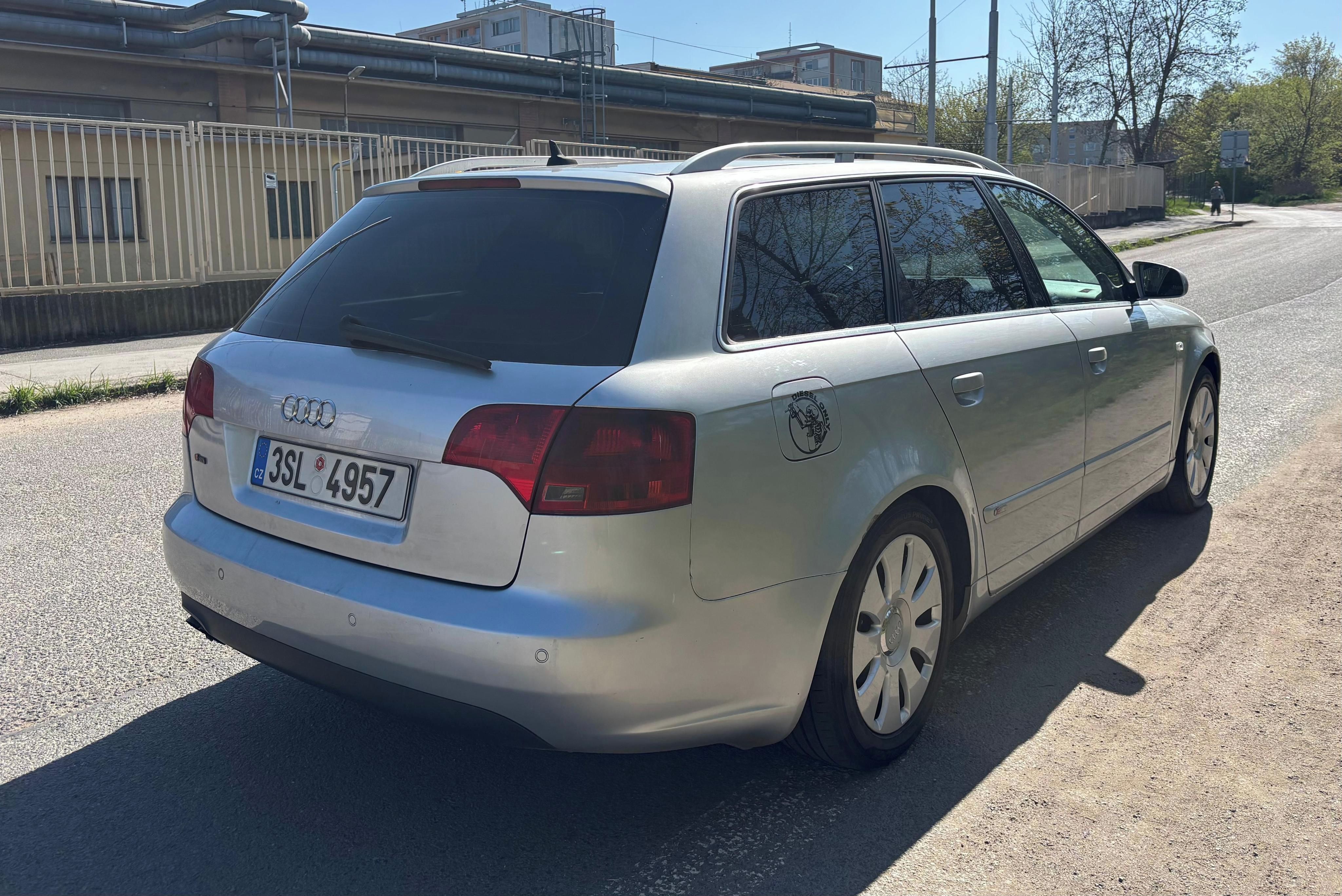 Audi A4 Avant, S-line 2.0 TDI 103 kW, nafta - fotka 5