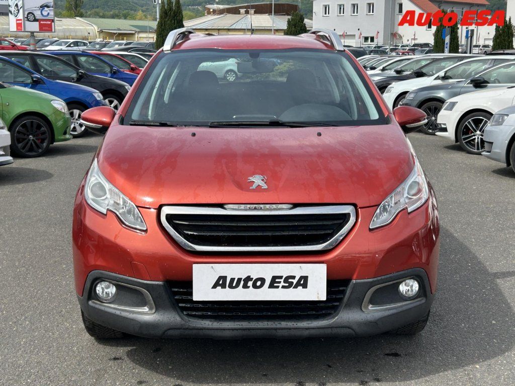 Peugeot 2008, 1.2PT,AC,park.asist - fotka 2