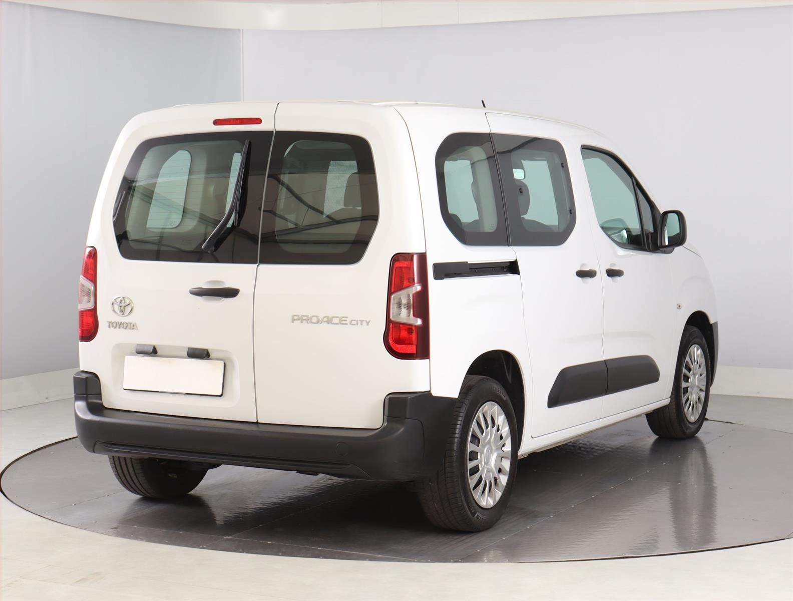 Toyota Proace City Verso, 1.5 D-4D, 5Míst, Klima, ČR - fotka 5