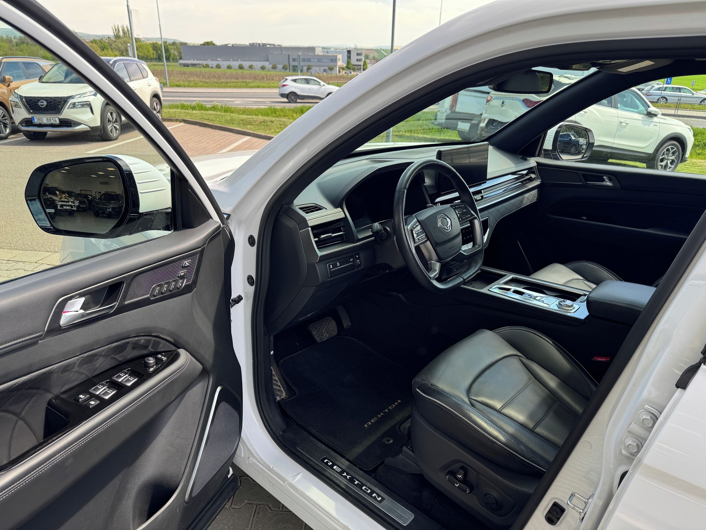 SsangYong Rexton, 2.2 XDI - předváděcí vozidlo - fotka 6