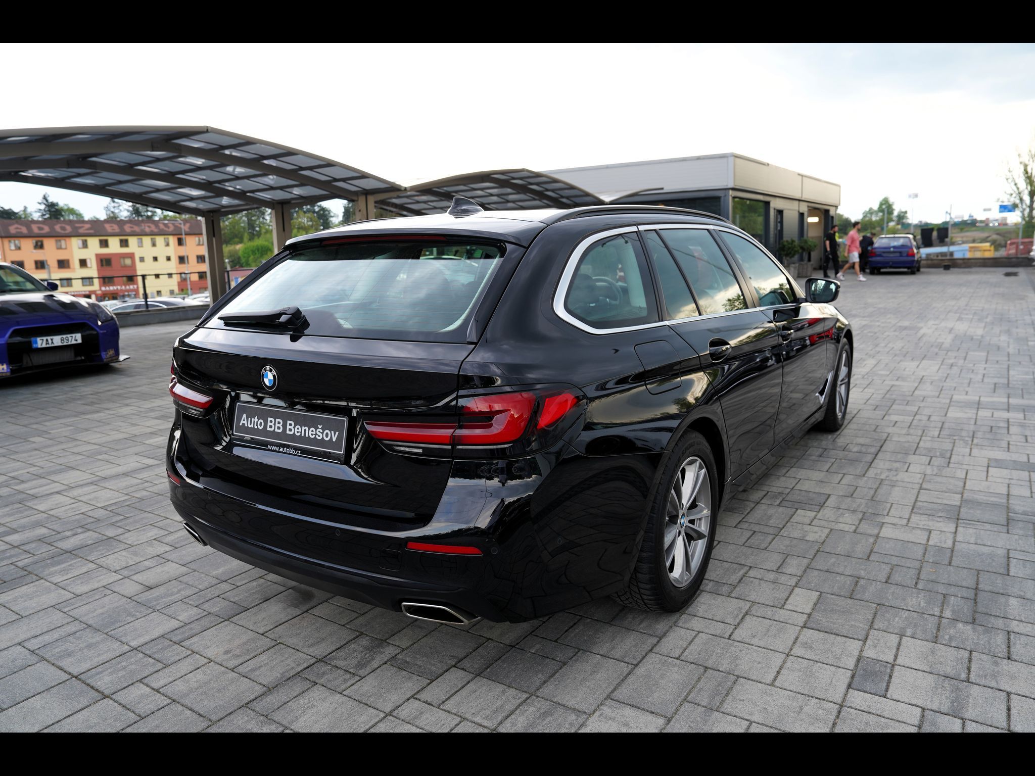 BMW Řada 5, 520d AT/190 PS/1.maj/tažné/Led - fotka 6