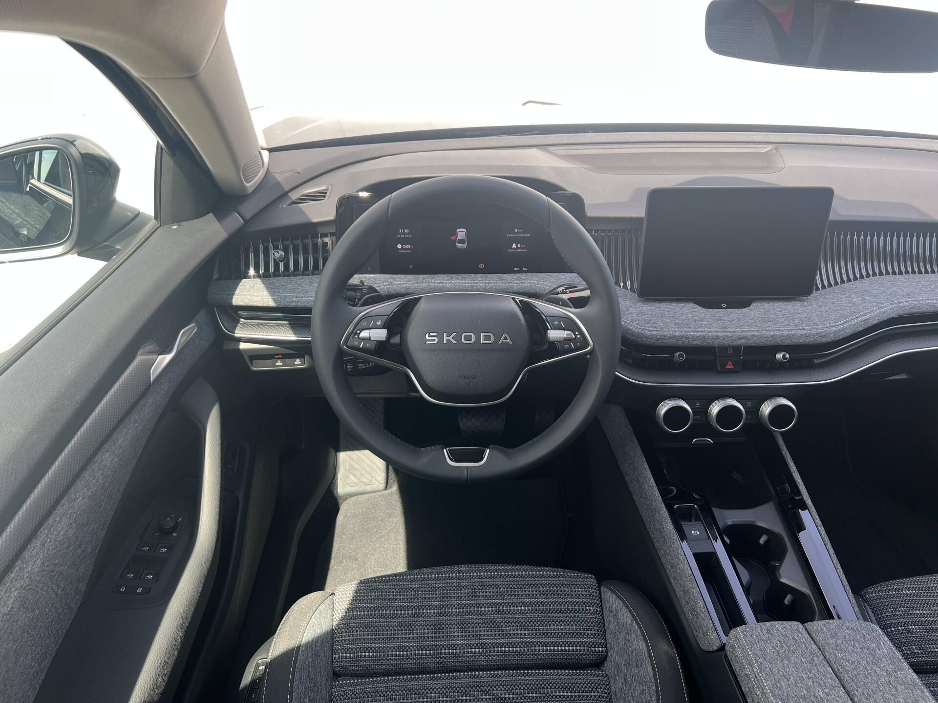 Škoda Superb, Selection 7DSG 2,0TDI - fotka 3