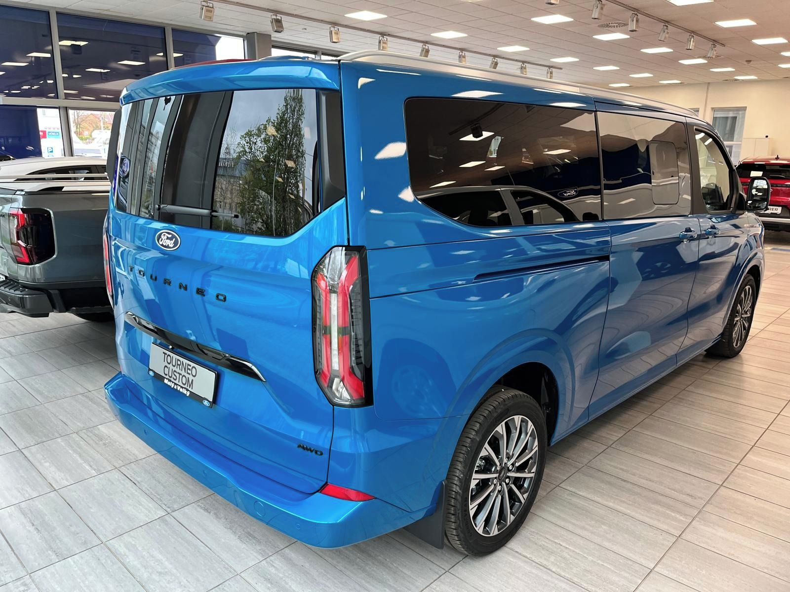 Ford Tourneo Custom, Titanium X L2 2.0EcoBlue 125kW - fotka 2