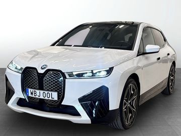 xDrive40 Pano HuD Laser Taž