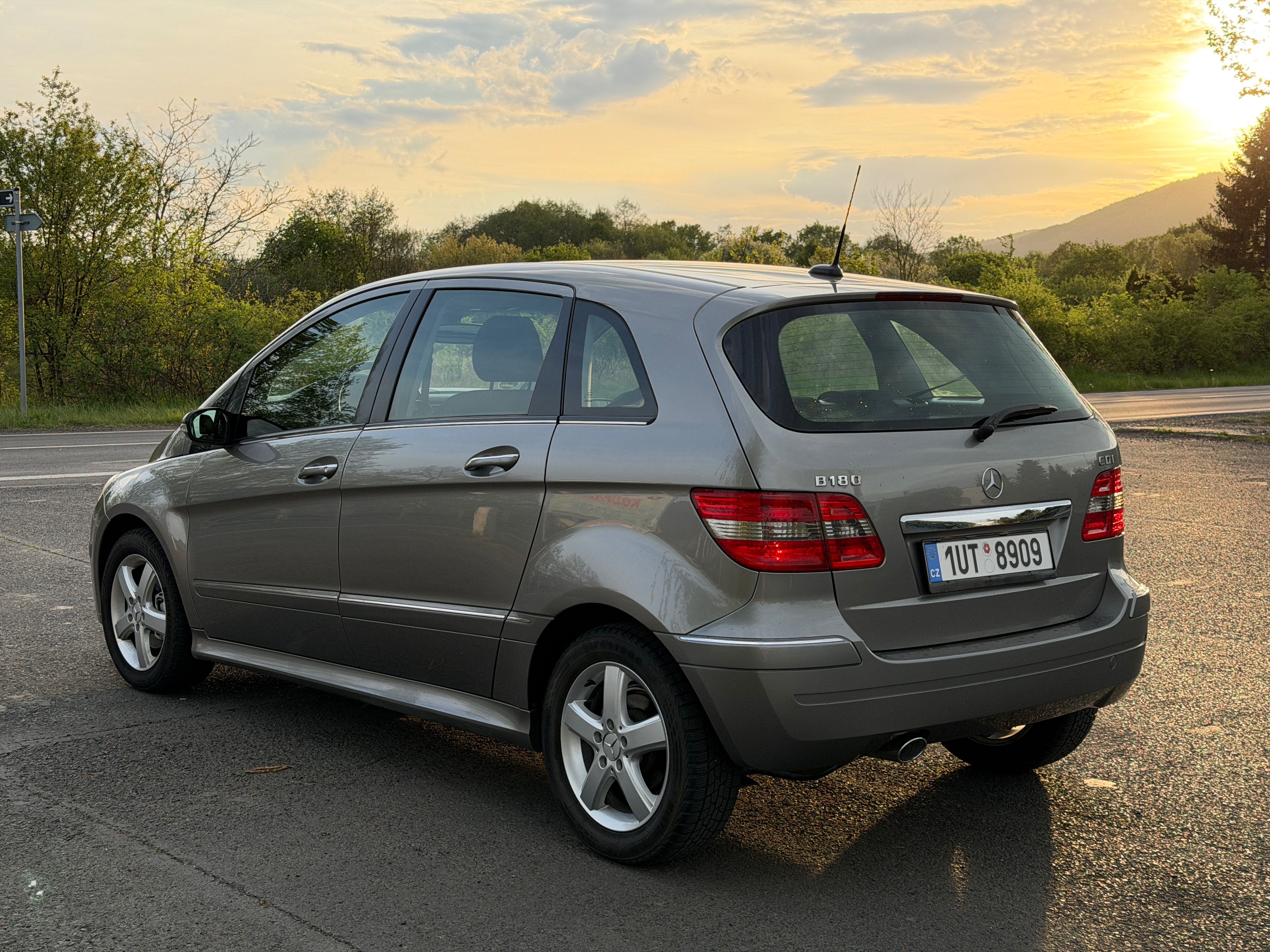 Mercedes-Benz Třídy B, B180 CDI - fotka 3