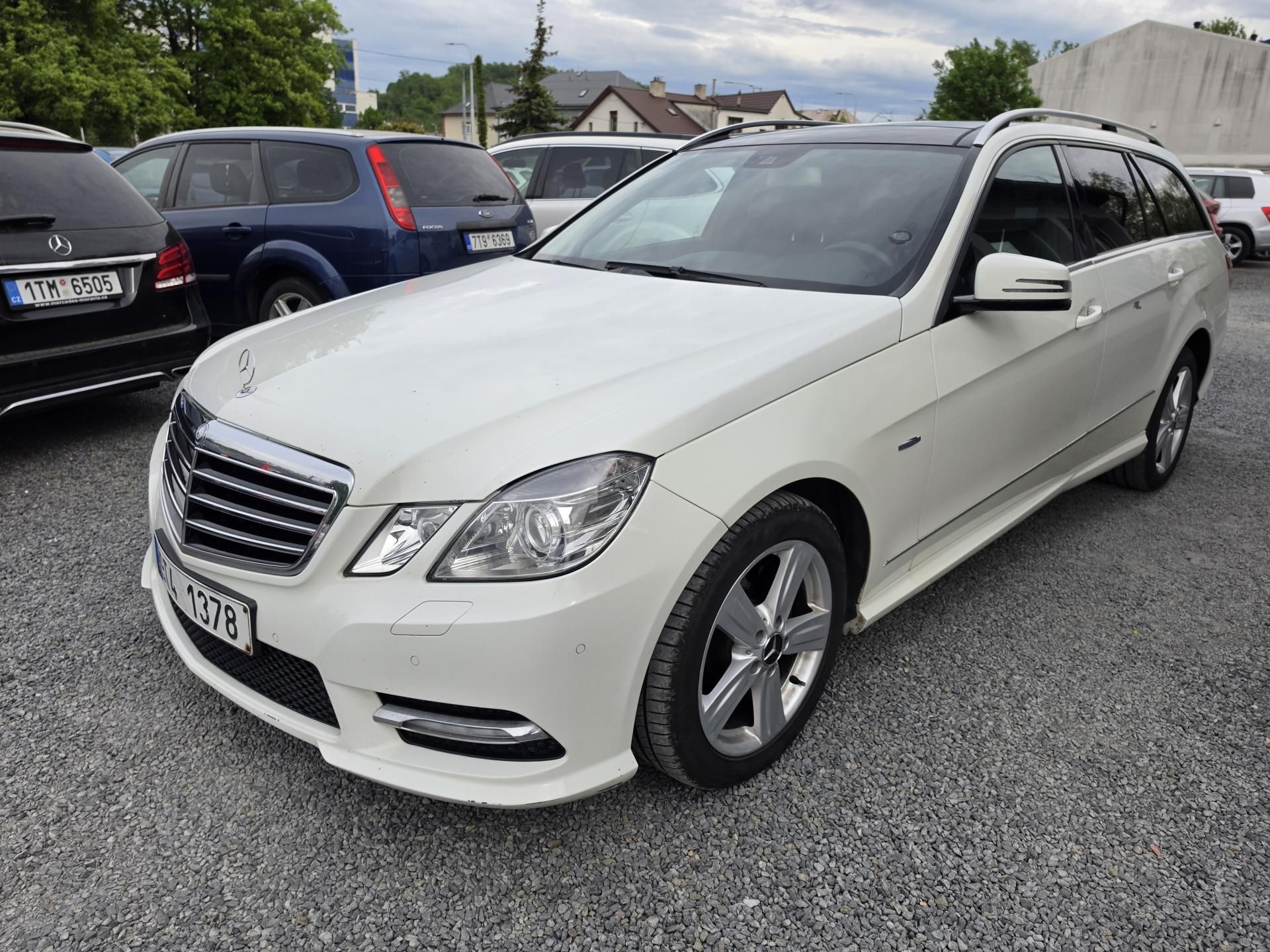Mercedes-Benz Třídy E, 300CDI V6 Avantgarde TZ - fotka 2