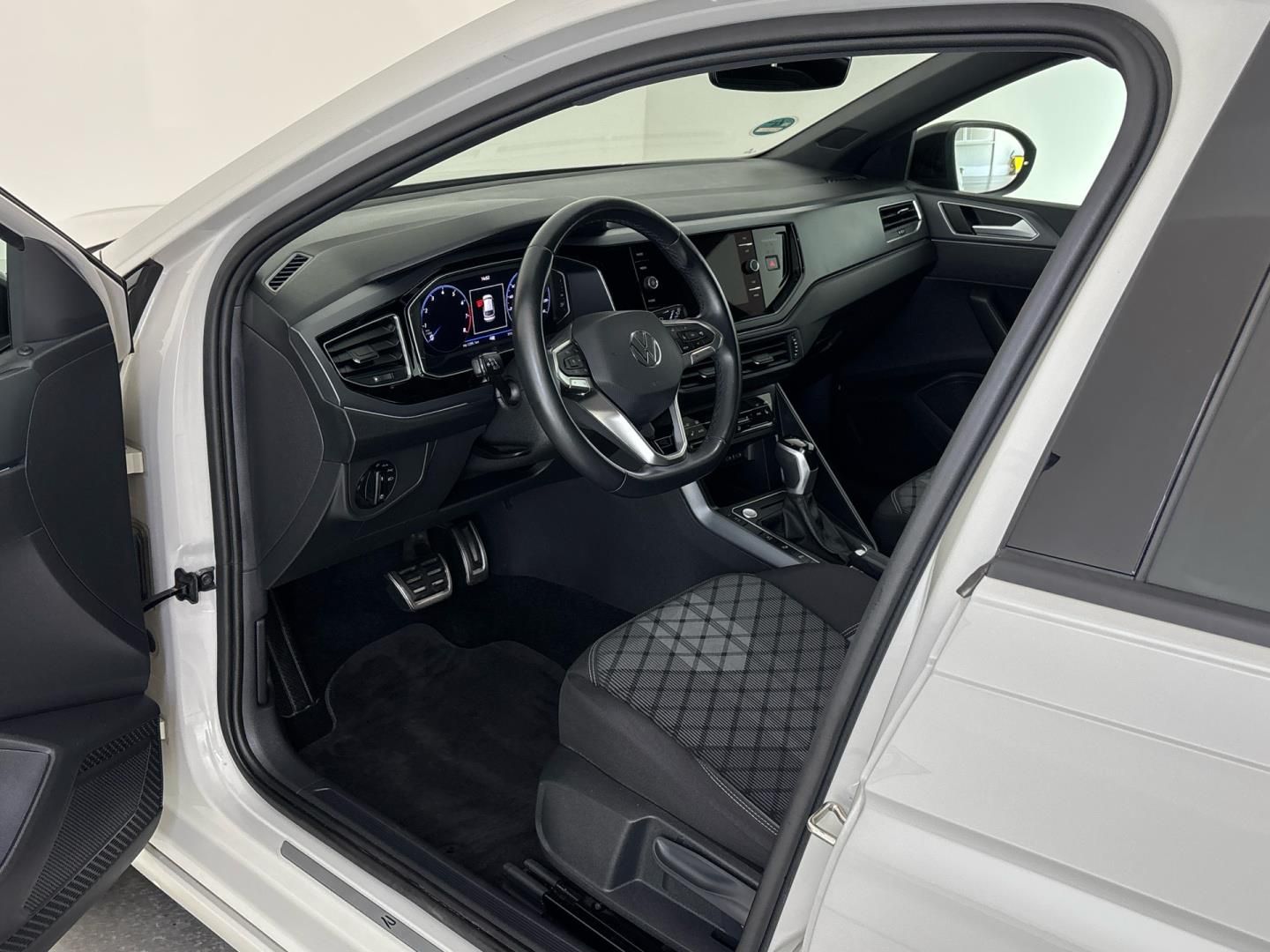 Volkswagen Taigo, 1.5 TSI / 110 kW R-Line DSG - fotka 6