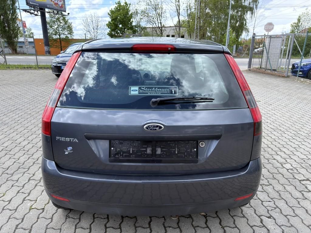 Ford Fiesta, 1.3i 51 kW - fotka 4