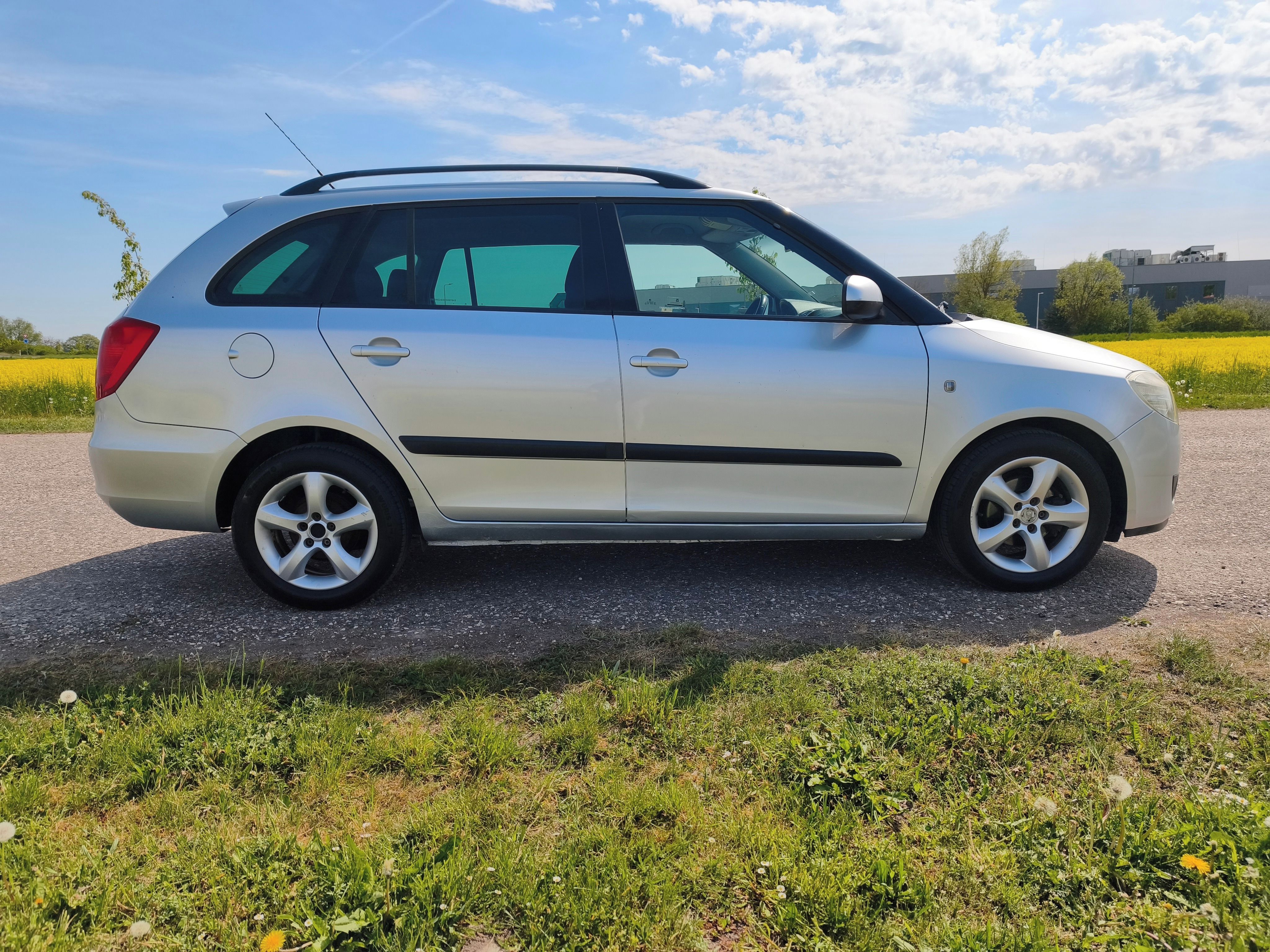 Škoda Fabia, COMBI 1.4 16V SPORT NOVÁ STK - fotka 4
