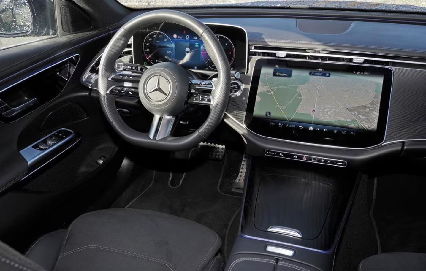 Mercedes-Benz Třídy E, E220d*AMG*AHK - fotka 5