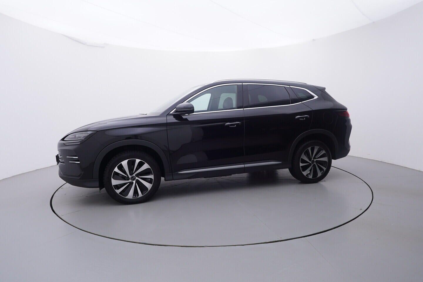 BYD Seal U, Design plg-in hybrid 238 kW - fotka 2