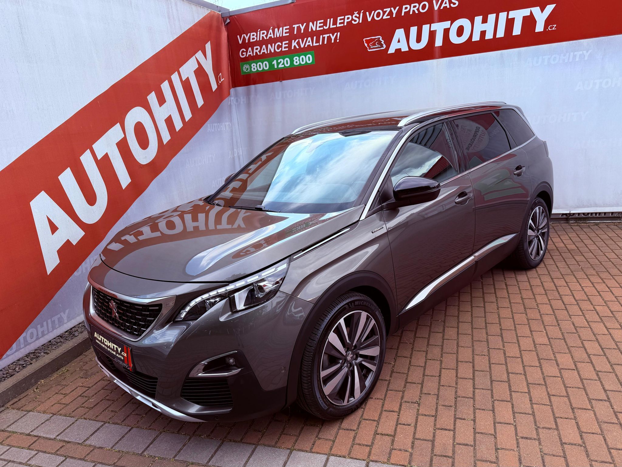 Peugeot 5008, 1.6 PureTech Allure, Serviska