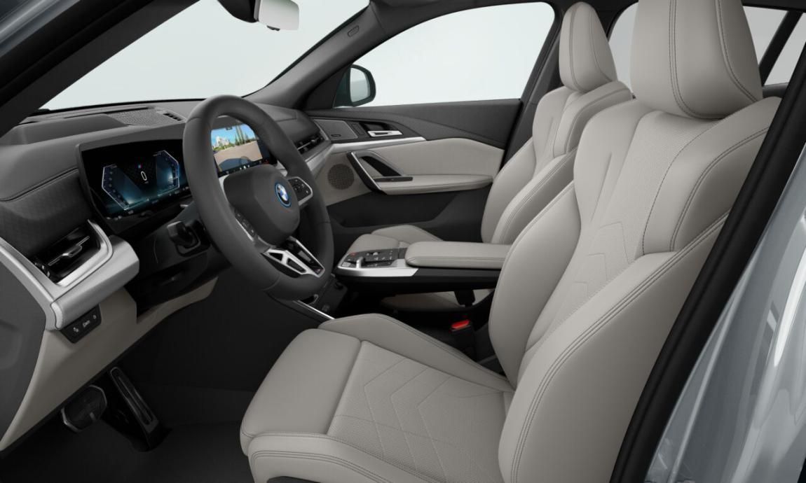 BMW iX2, xDrive30 - fotka 4