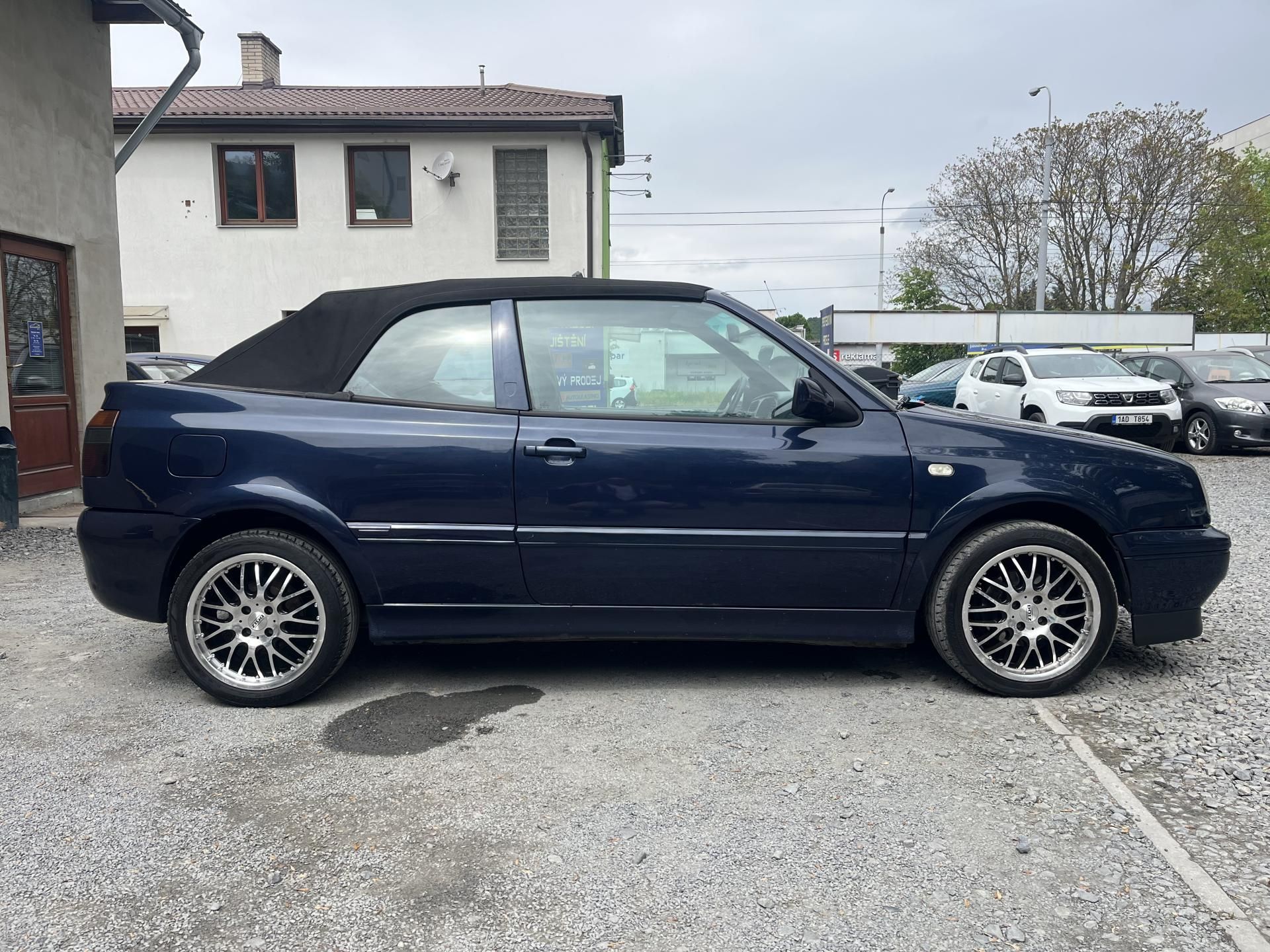 Volkswagen Golf, 1,6 i 74 Kw CABRIO - fotka 4