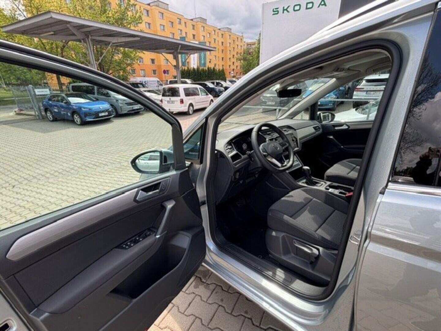 Volkswagen Touran, People 1,5 TSI EVO2 7DSG 110 k - fotka 5