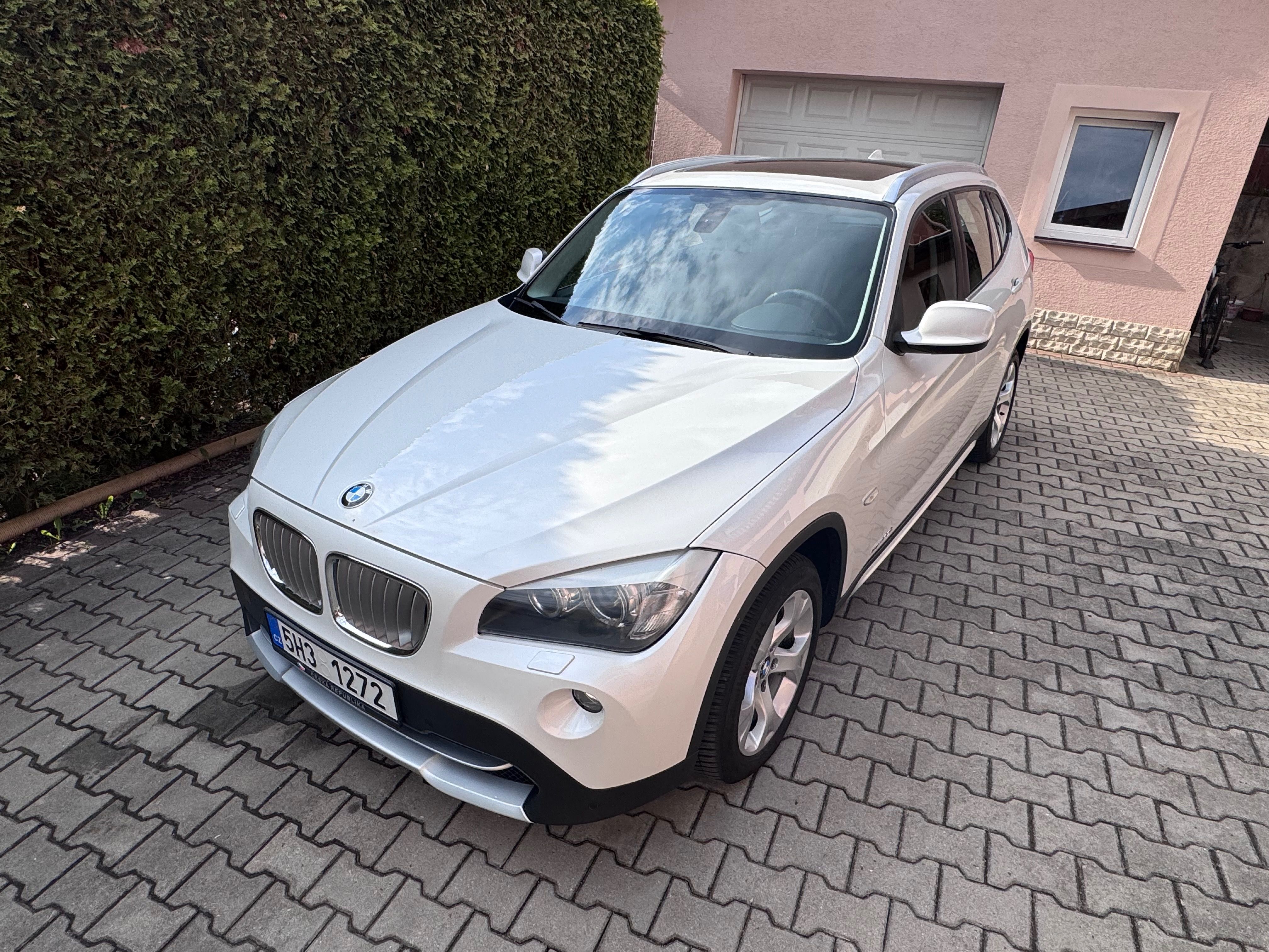 BMW X1, xDrive 23d + nosič na kola