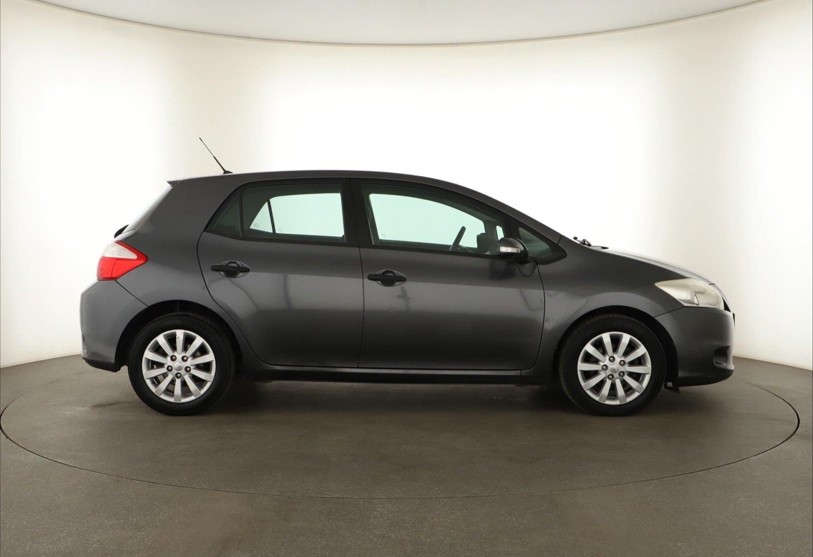 Toyota Auris, 1.6 Valvematic, ČR,1.maj - fotka 6