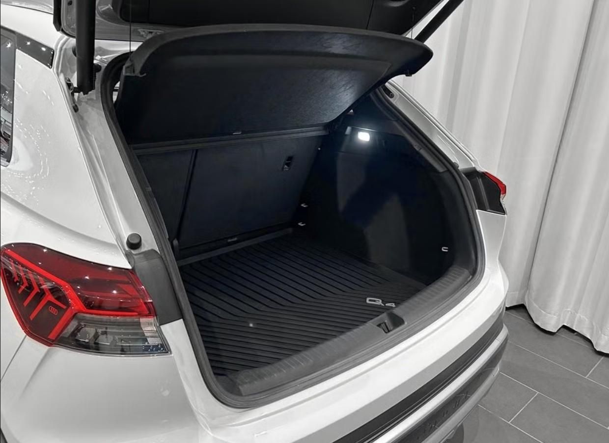 Audi Q4 e-tron, 40 e-tron S-Line Ambient Kam. - fotka 4