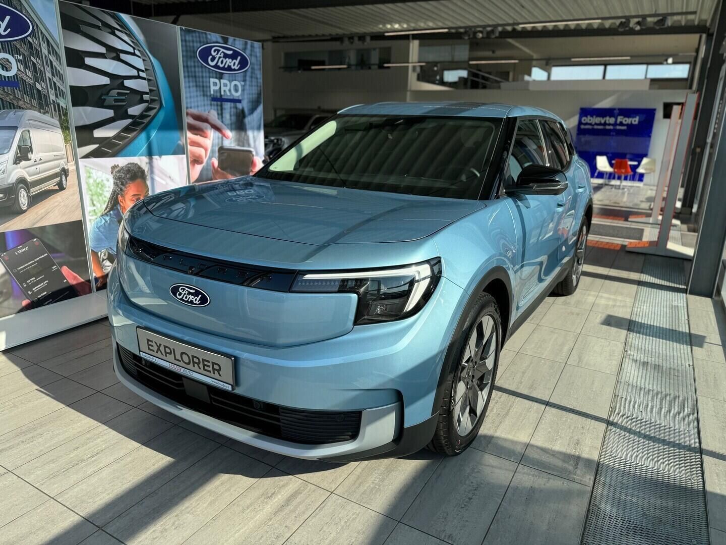 Ford Explorer, Elektrický  Premium 77 kWh,0 P