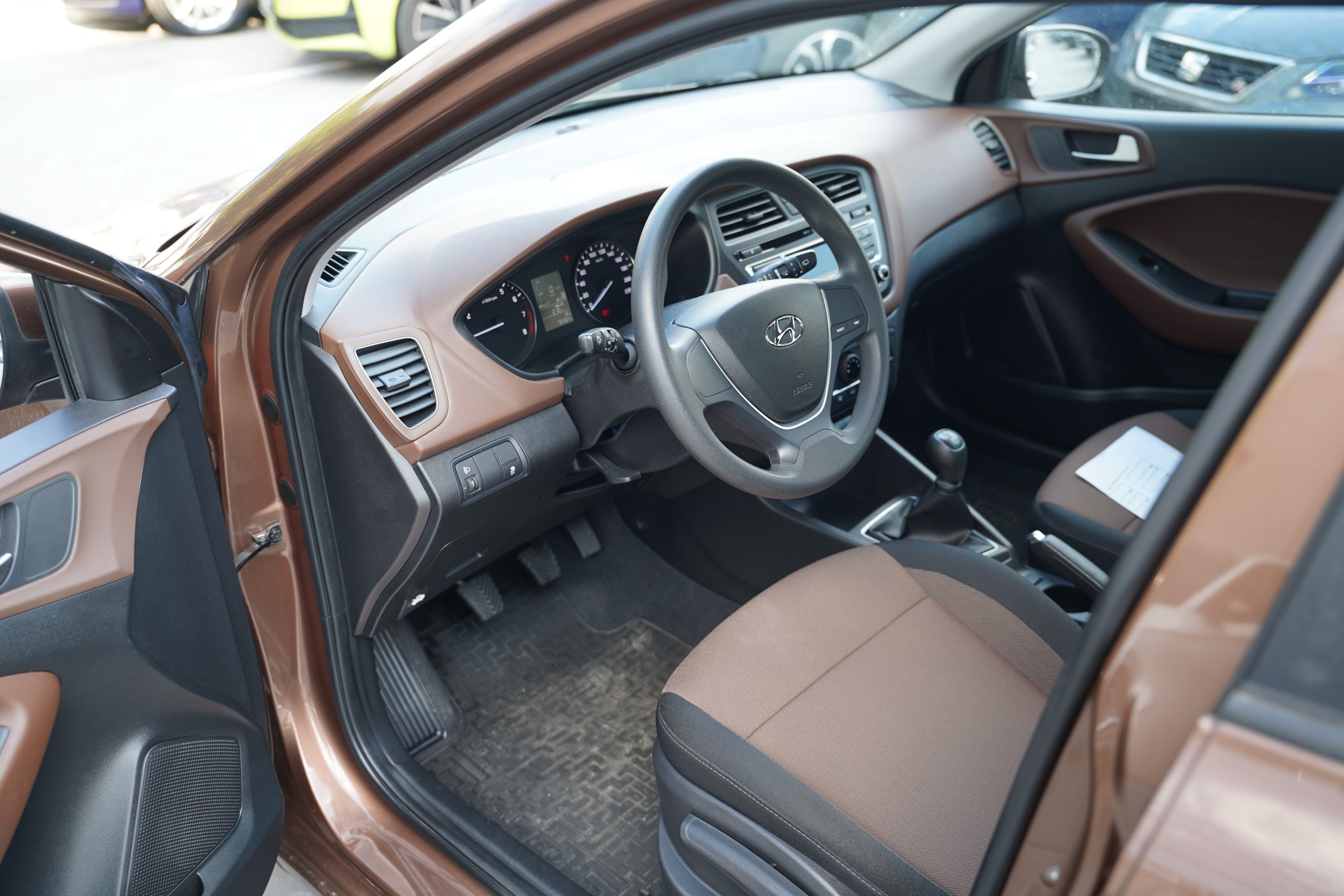 Hyundai i20 - fotka 5