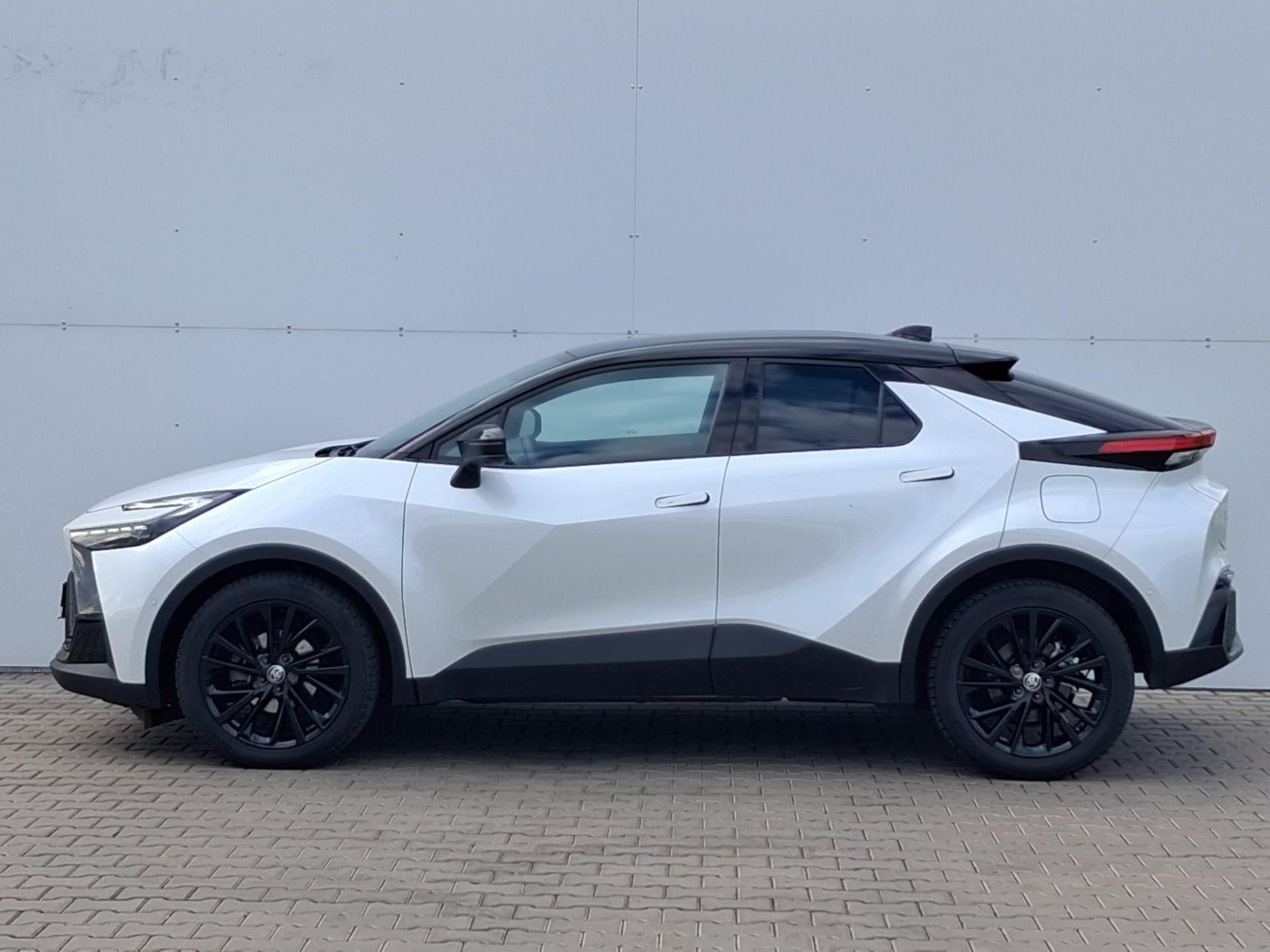 Toyota C-HR, 2,0 HEV e-CVT GR Sport - fotka 3