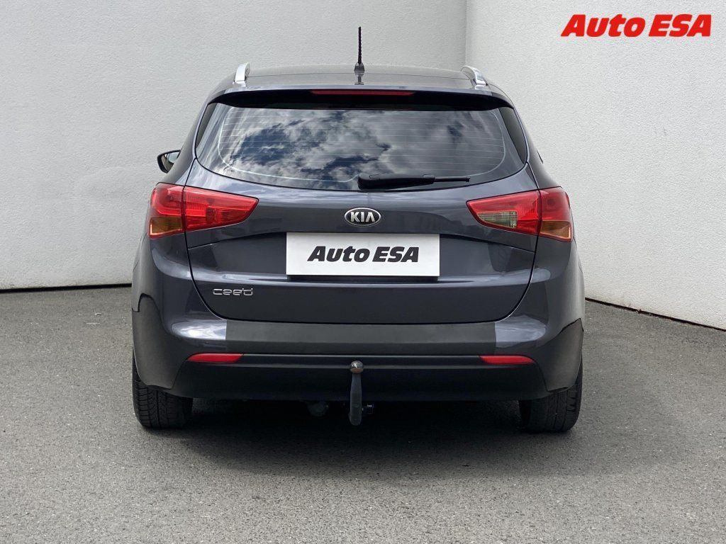 Kia Cee´d, 1.4 - fotka 5
