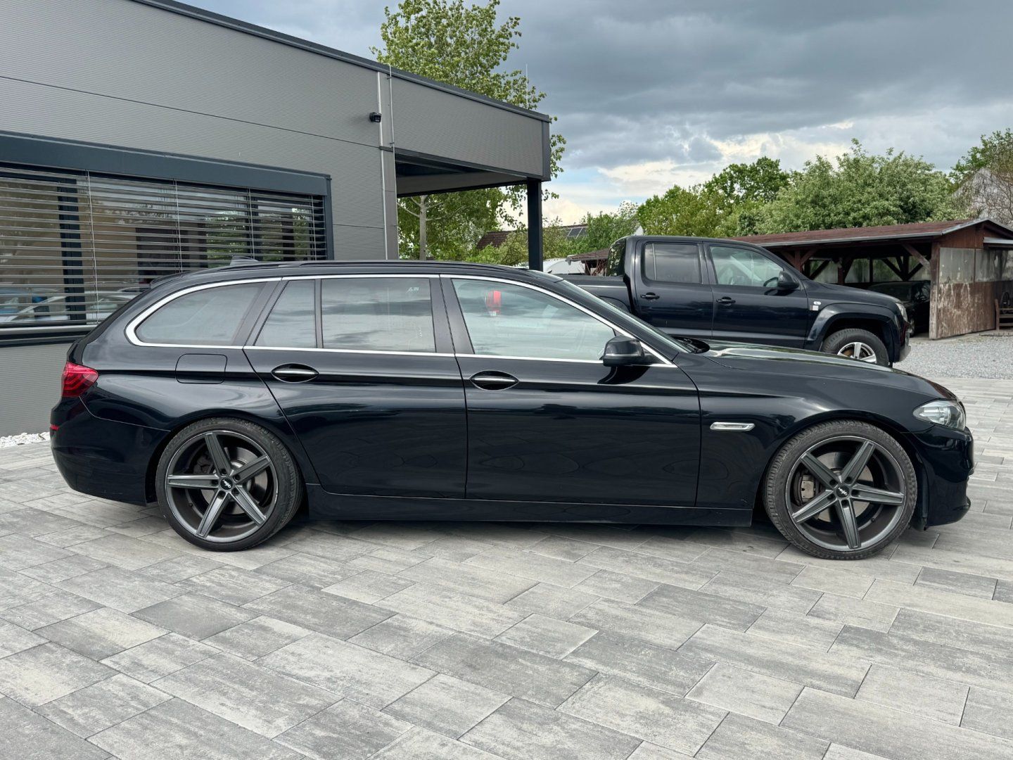 BMW Řada 5, 530d xDrive - fotka 4