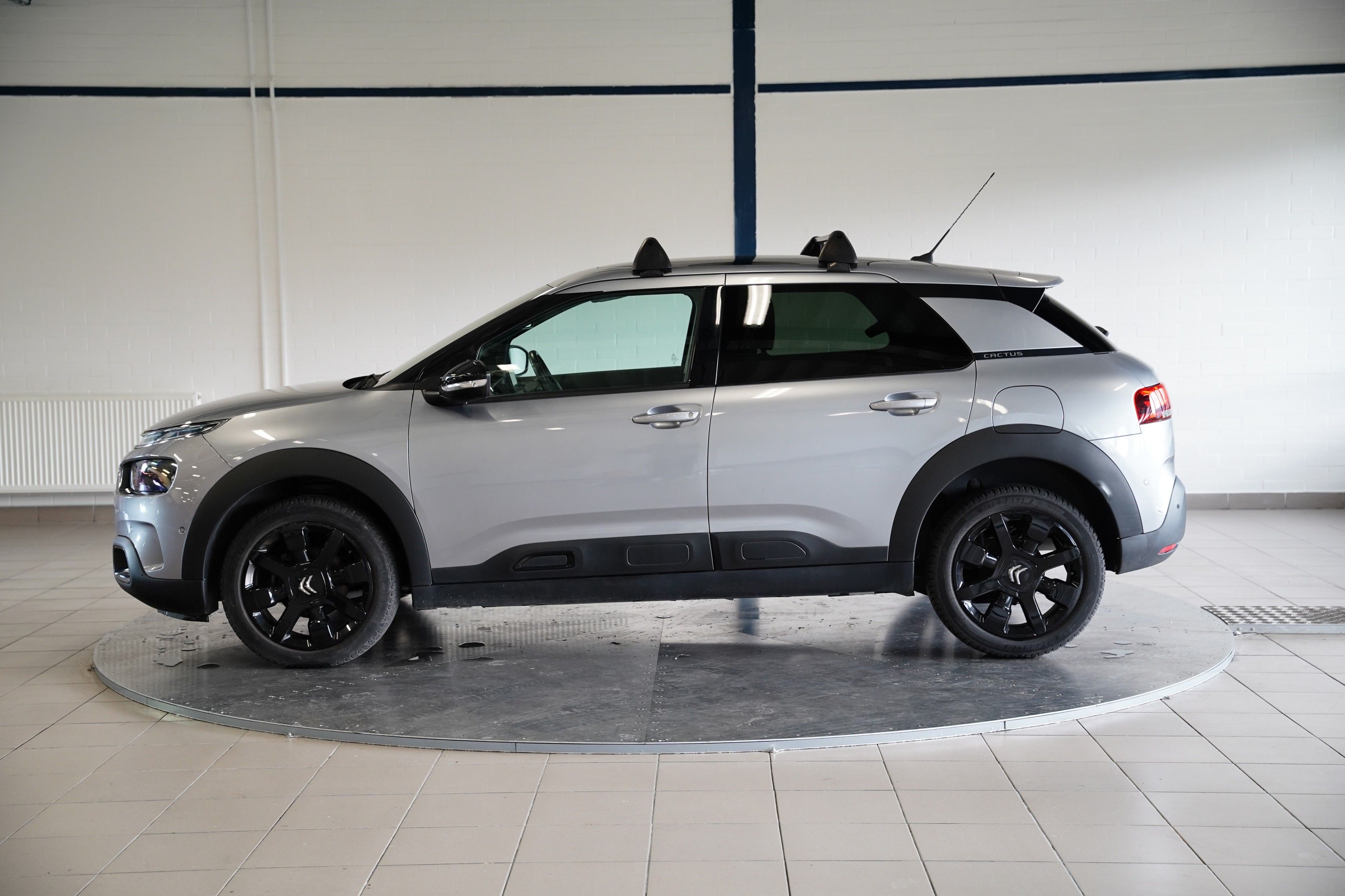 Citroën C4 Cactus, 1.2 PureTech 81 kW Shine - fotka 3