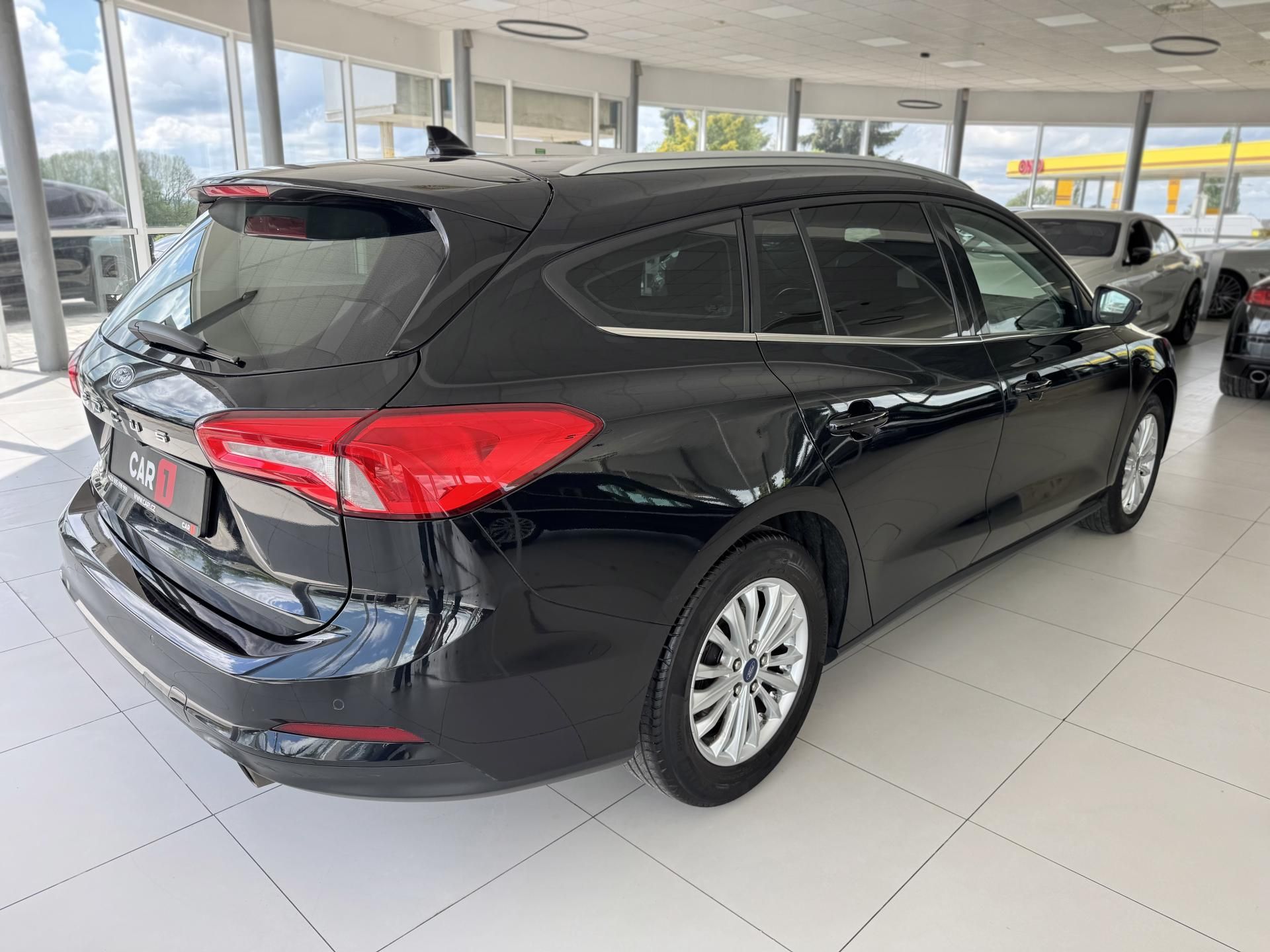 Ford Focus, 1,5EB*88kW*AUT*Titanium*Kamera - fotka 5