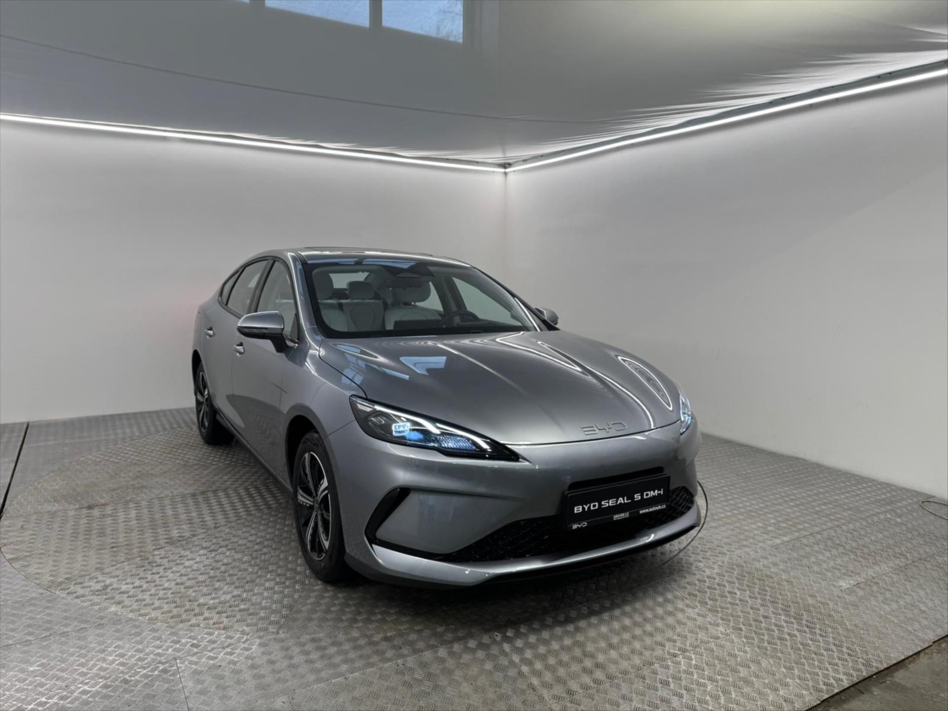 BYD Seal 5 DM-i, 156 Kw Comfort - fotka 5