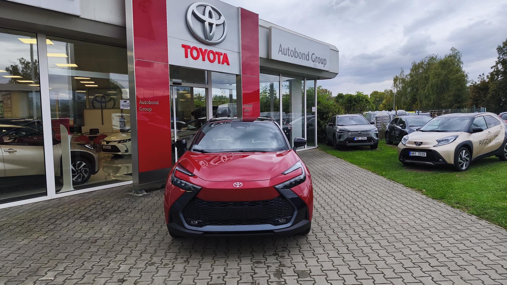 Toyota C-HR, 2.0 PHEV EXECUTIVE - fotka 2