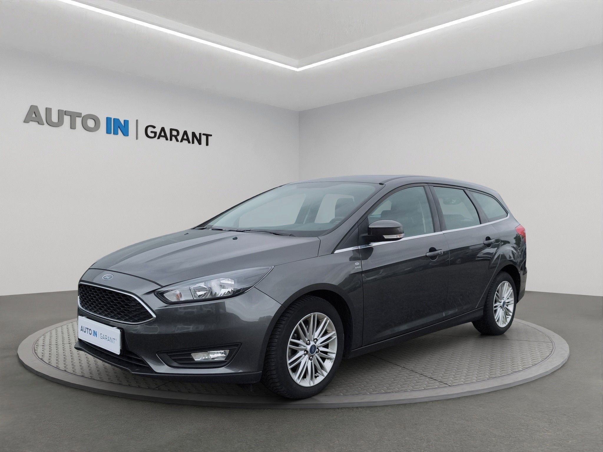 Ford Focus, 1.0 92 kW, ČR,1MAJ,Winter Sada