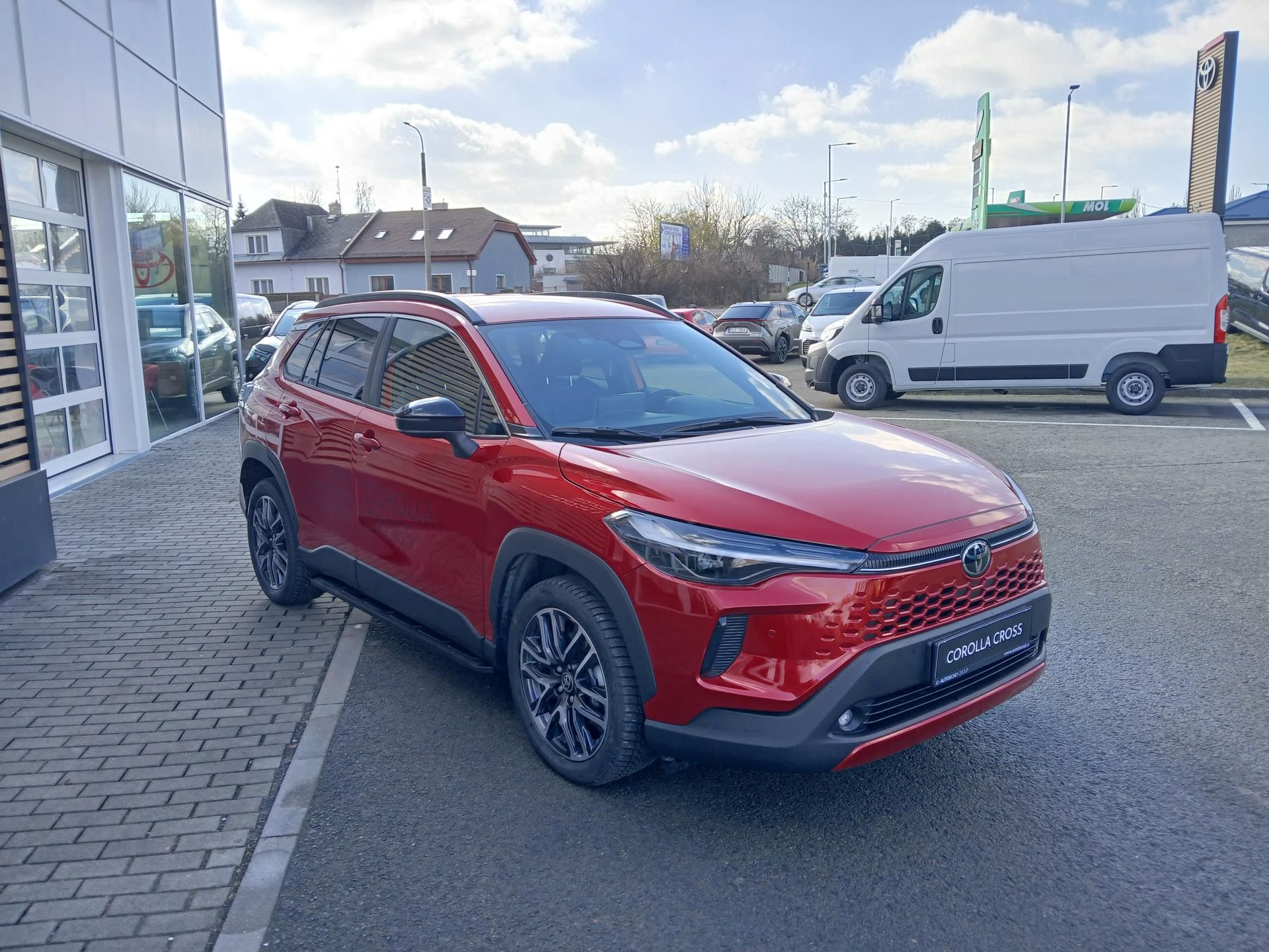 Toyota Corolla Cross, 1,8 HEV STYLE zimní pneu - fotka 3