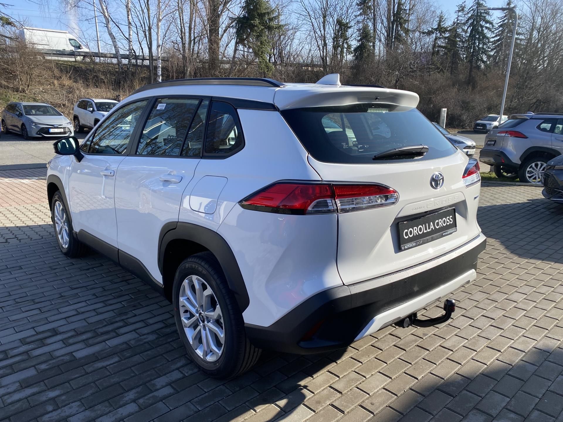 Toyota Corolla Cross, 1.8 HEV Comfort Business + taž - fotka 4