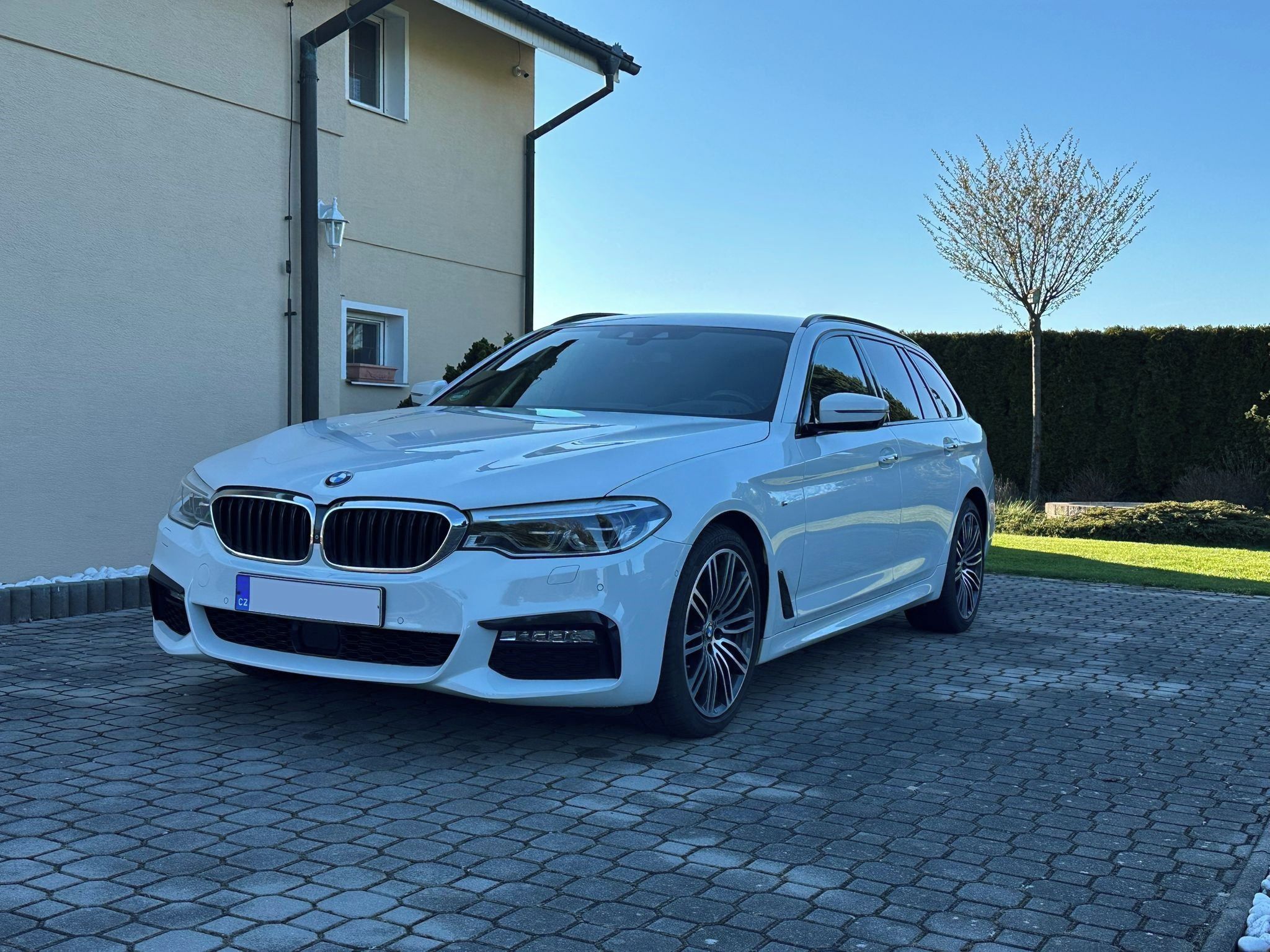 BMW Řada 5, BMW 530d xDrive Mpaket, Adapt. - fotka 3