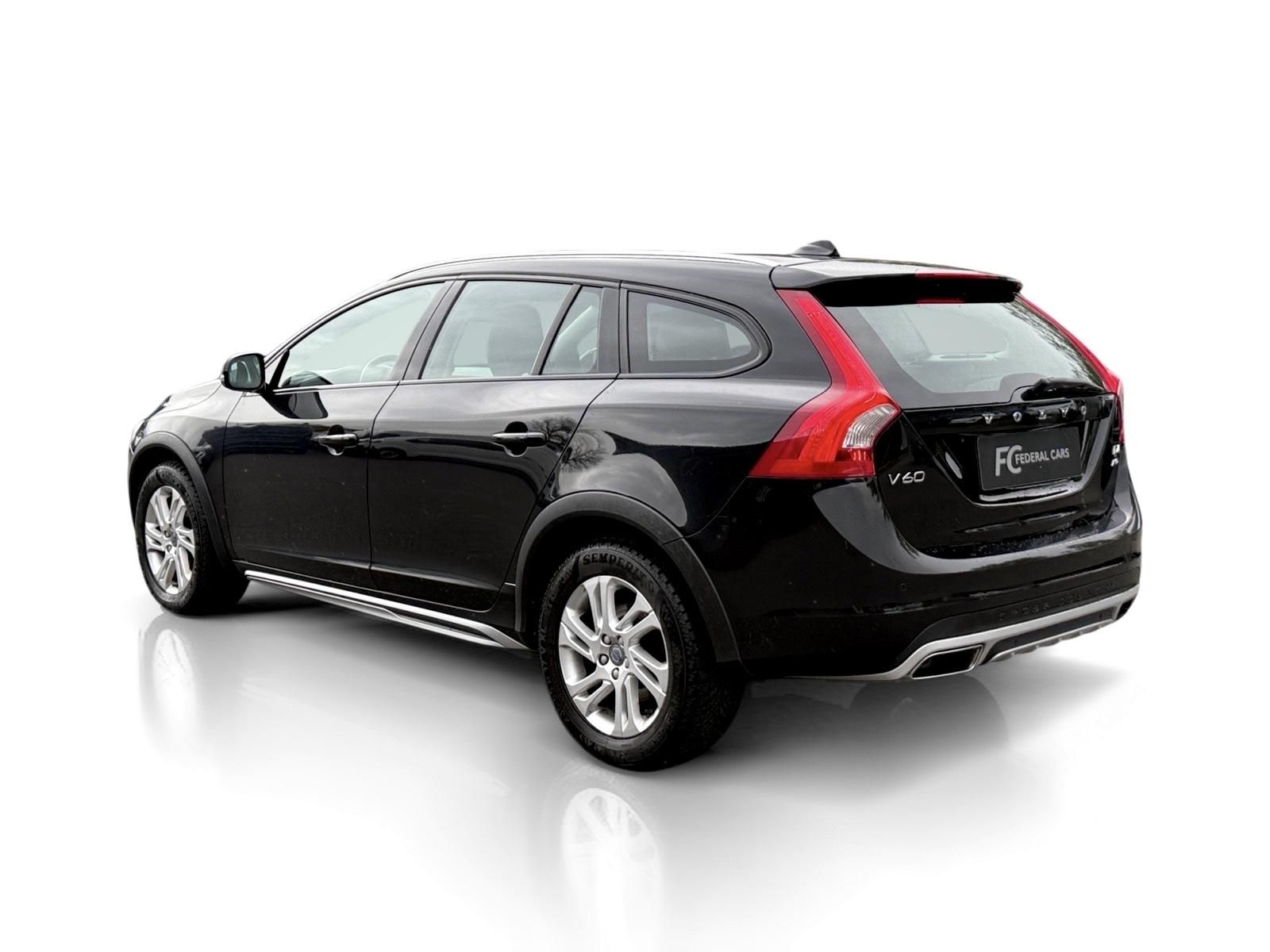 Volvo V60, Cross Country D4 AWD // 4x4 - fotka 3