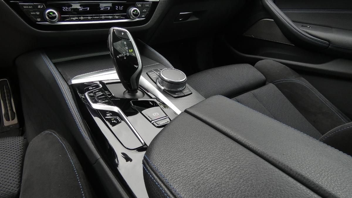 BMW Řada 5, 530e - fotka 6