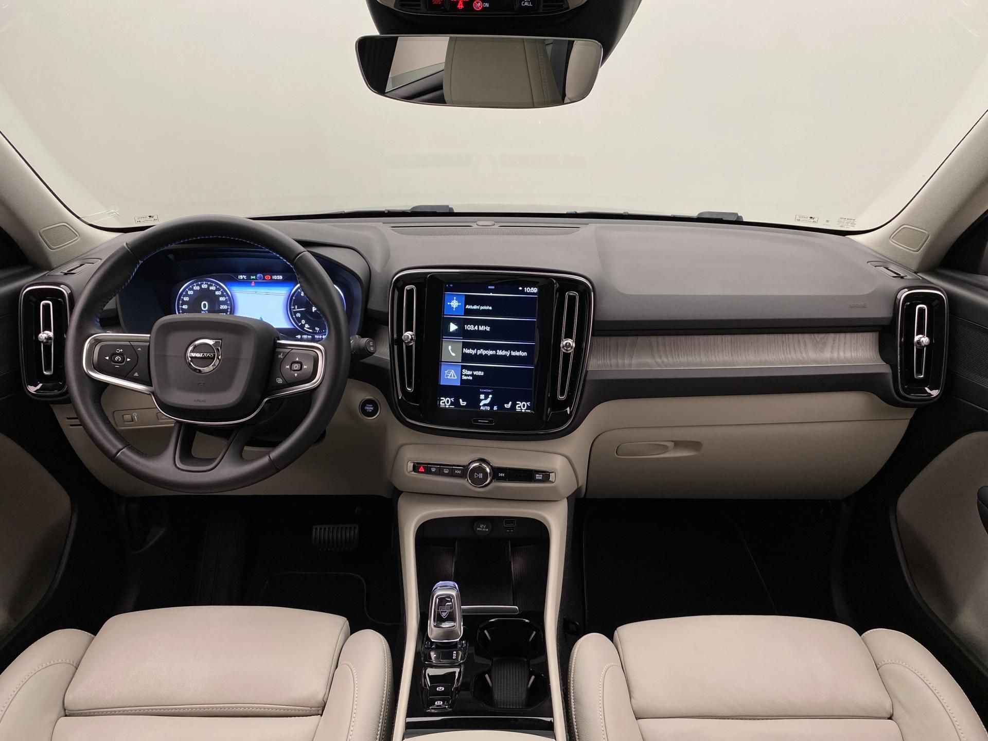 Volvo XC40, D4 AWD INSCRIPTION AUT - fotka 2