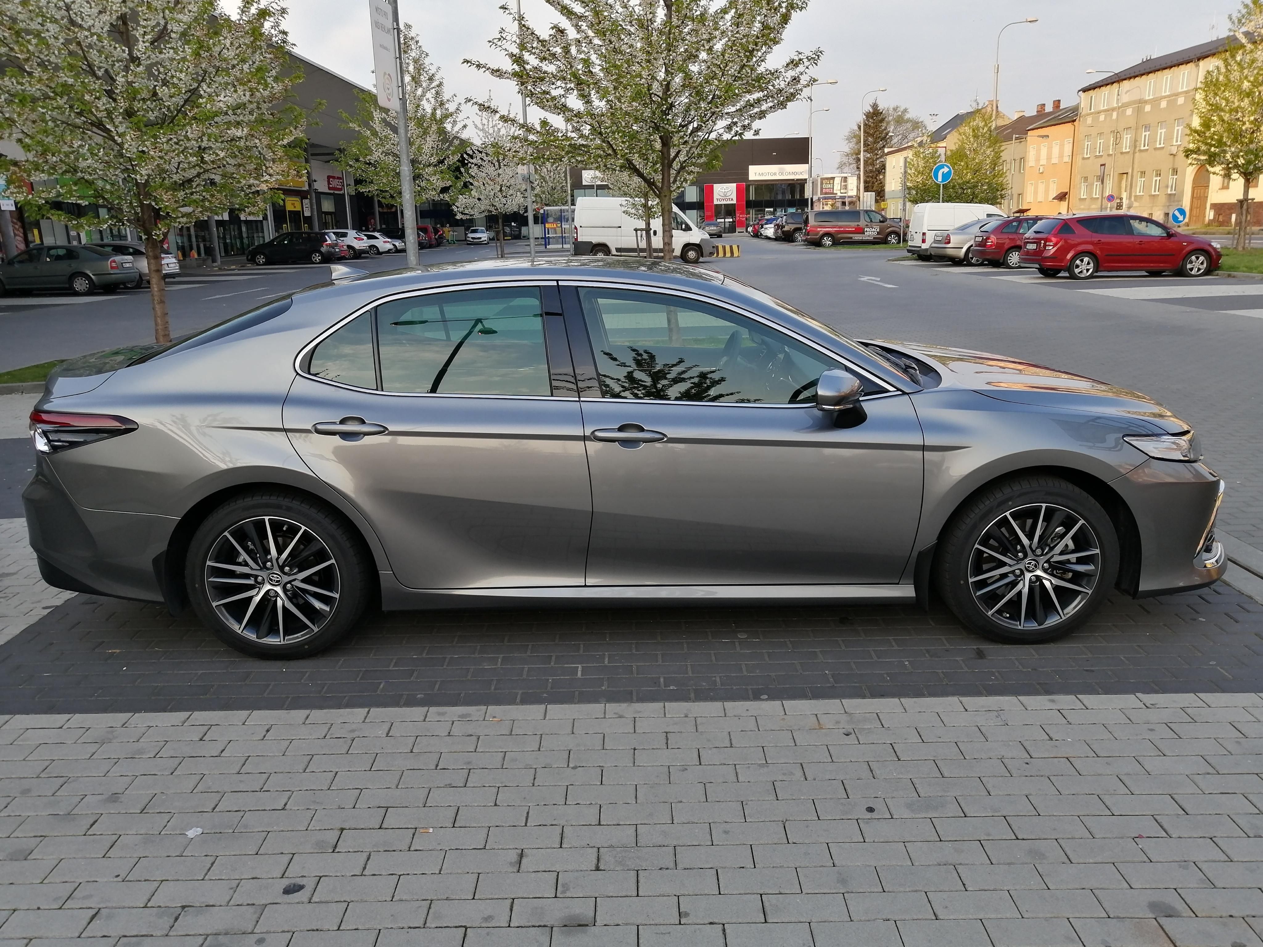 Toyota Camry, 2.5 Hybrid Executiv CZ 1 maj. - fotka 4