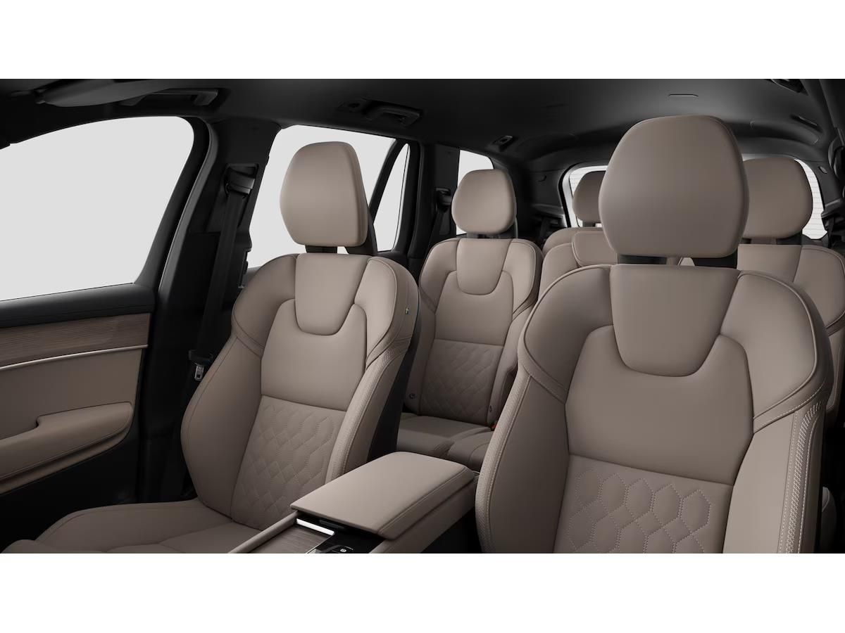 Volvo XC90, 2.0B5 184kW 4x4  PLUS DARK - fotka 4