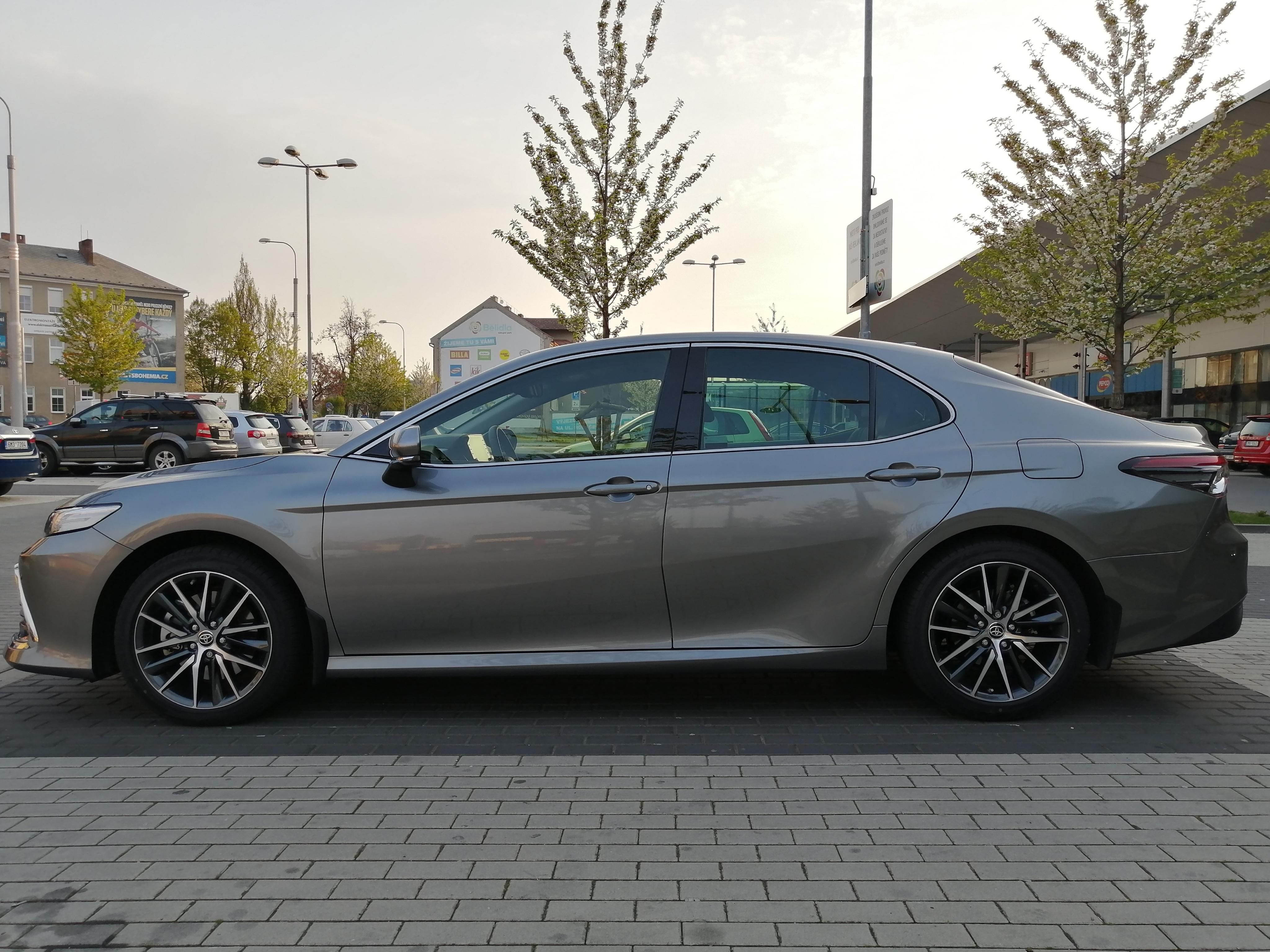 Toyota Camry, 2.5 Hybrid Executiv CZ 1 maj. - fotka 3