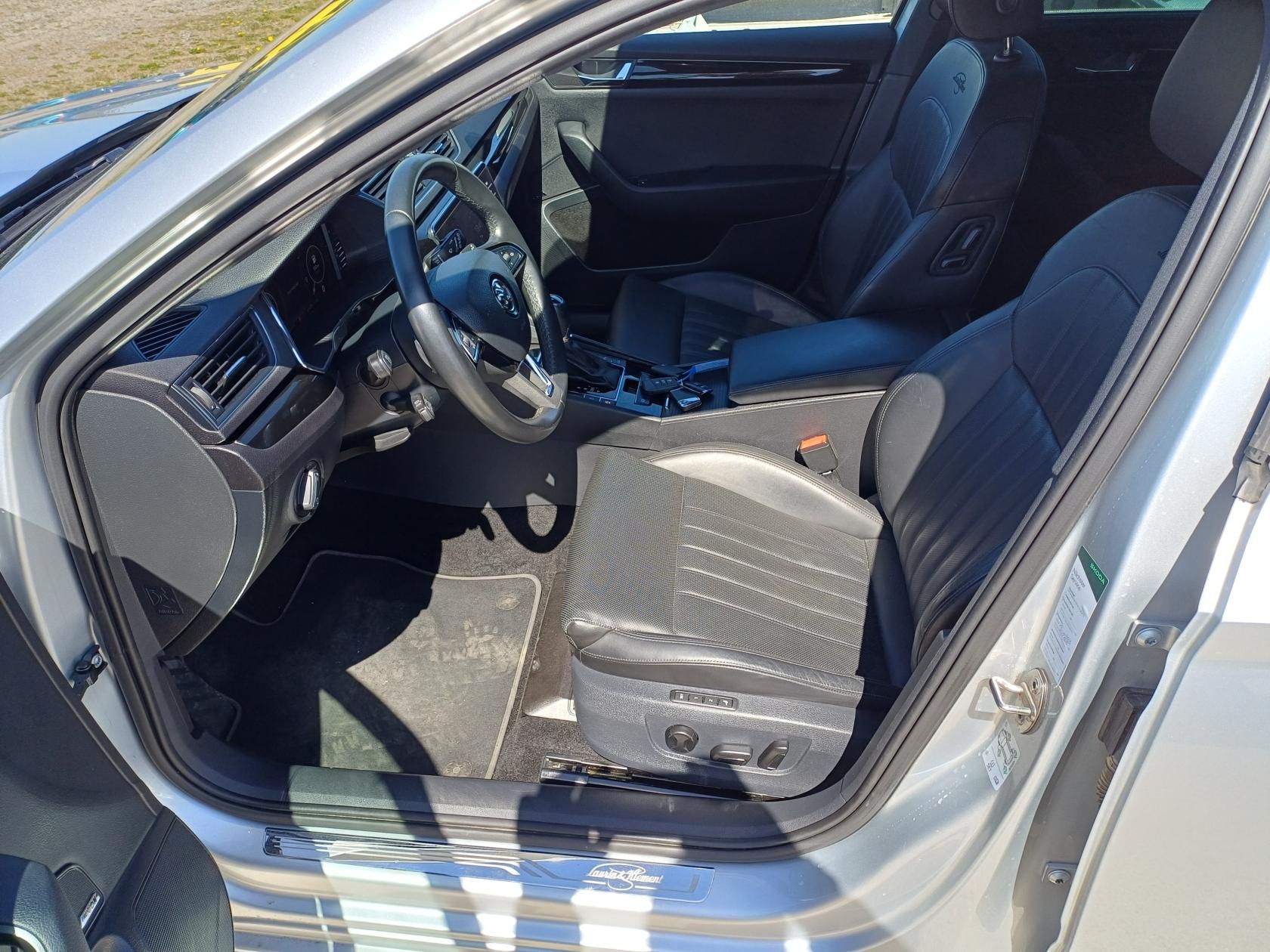 Škoda Superb, L&K 140kW DSG Kamera DPH Navi - fotka 6