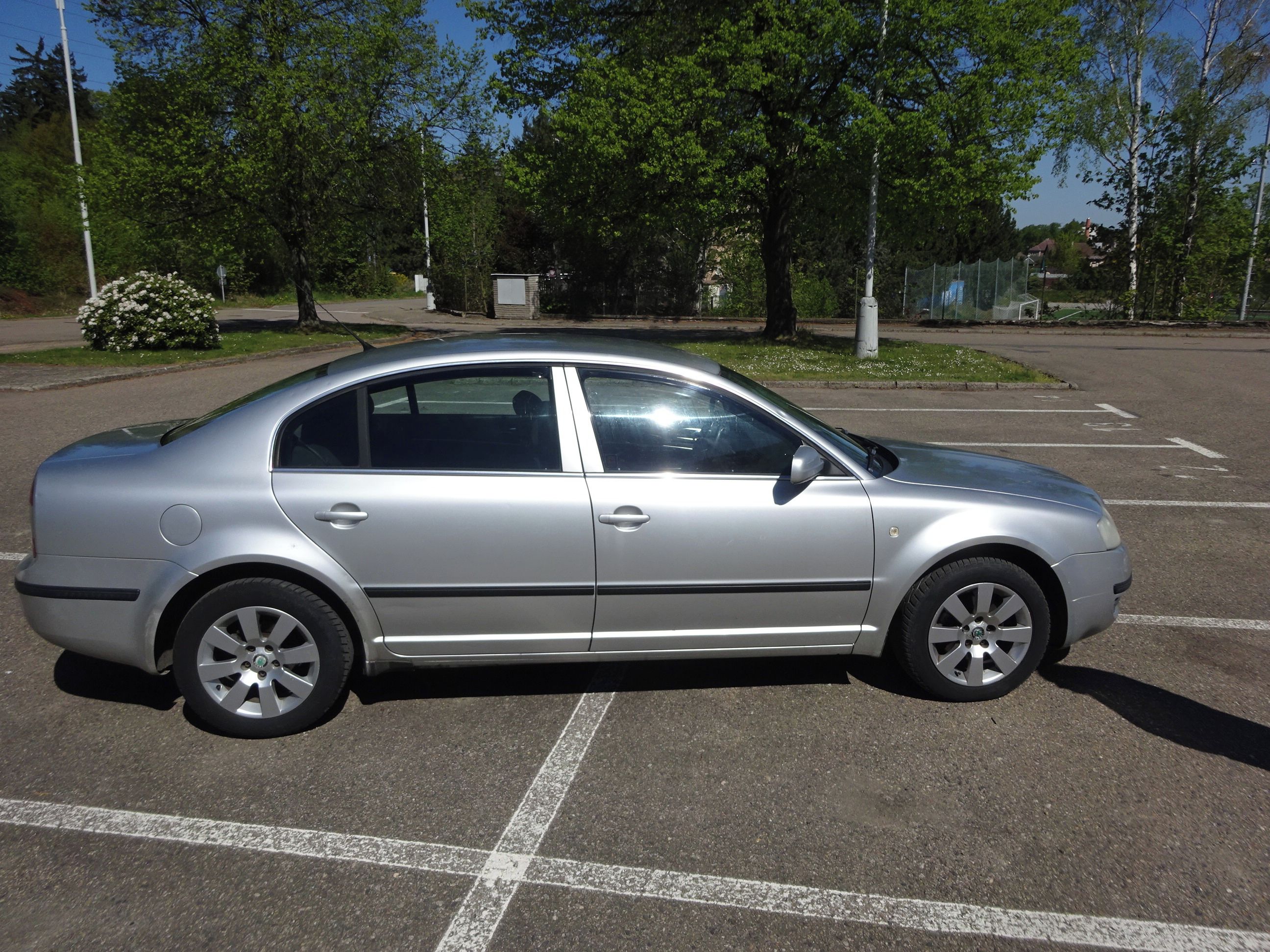 Škoda Superb, 1.9 TDI (96 KW) KLIMATRONIC - fotka 3
