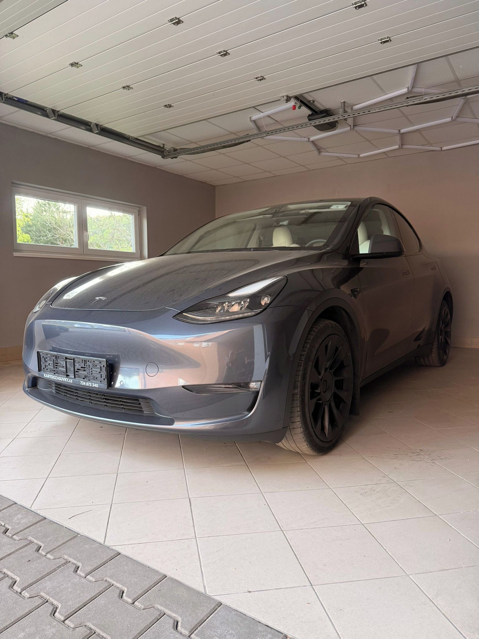 Tesla Model Y, Dualmotor Long Range - fotka 3