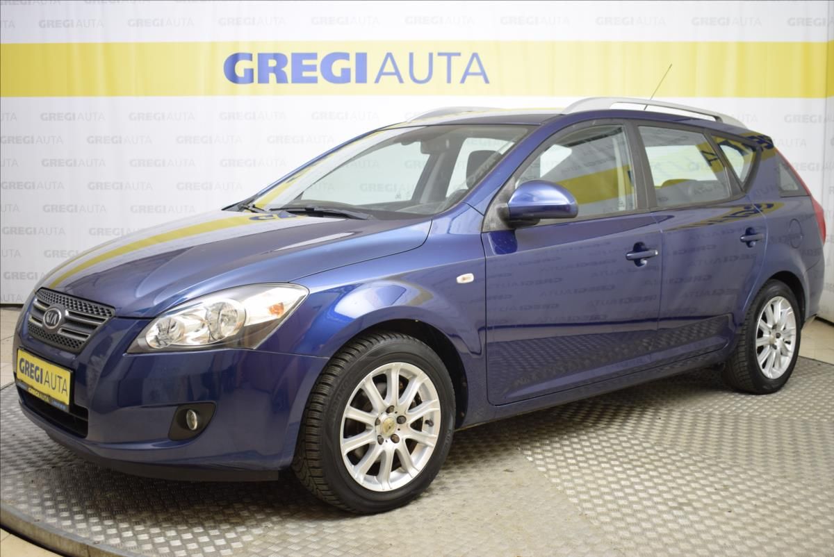 Kia Cee´d, 2,0 i AUTOMAT PO SERVISU,PO TK - fotka 2